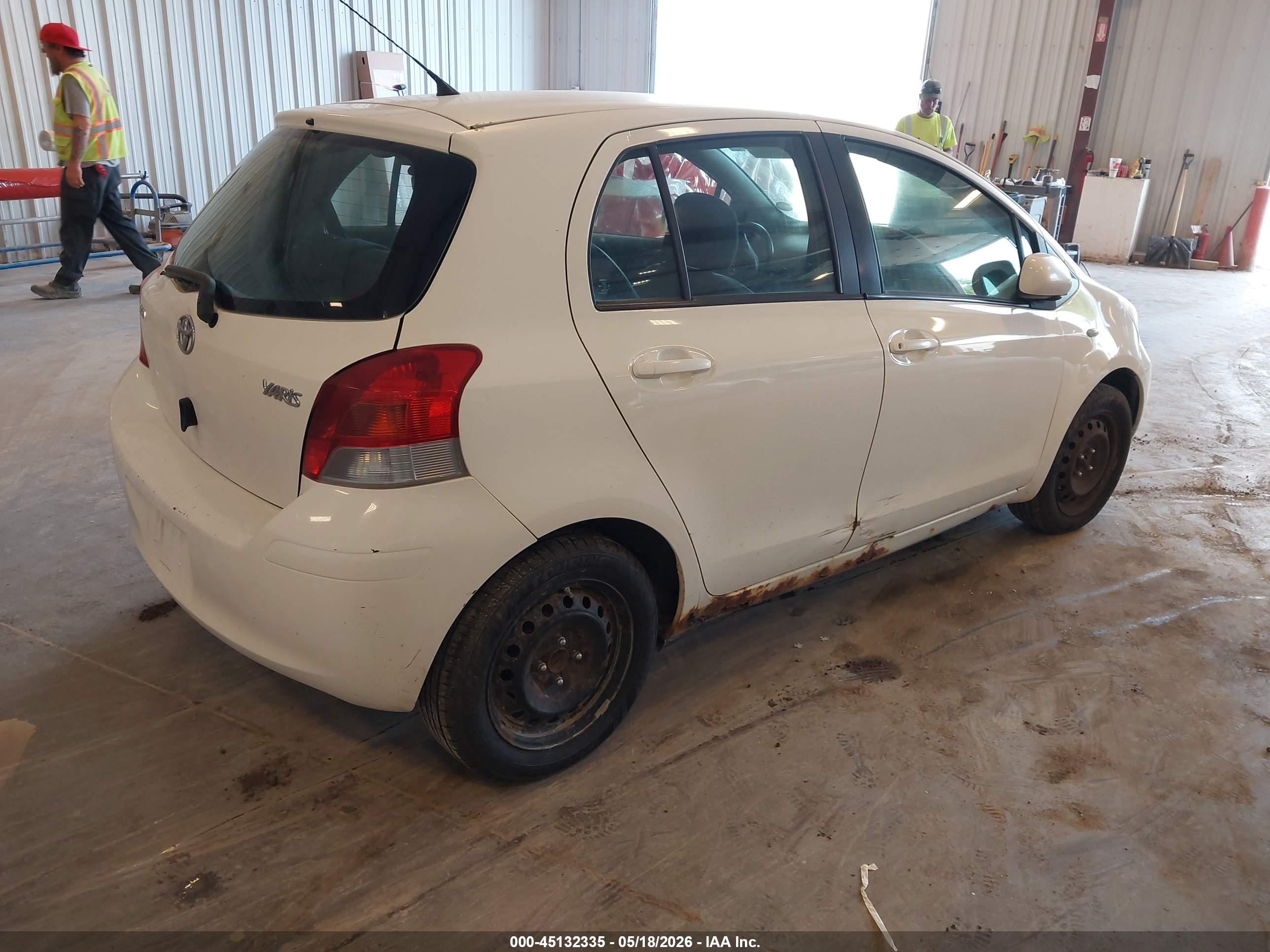 TOYOTA YARIS image 4