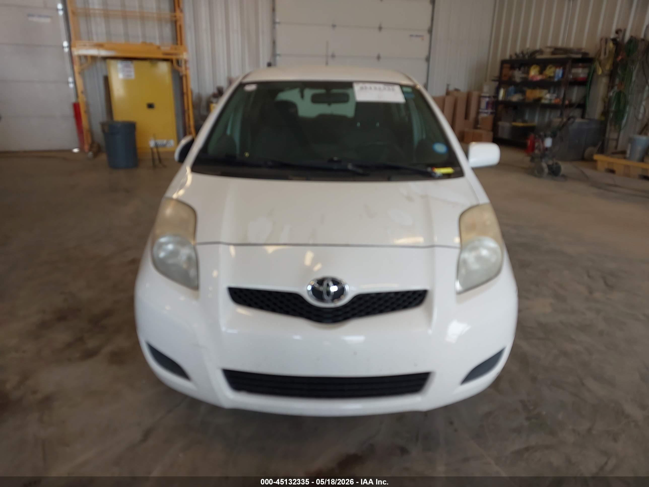 TOYOTA YARIS image 6
