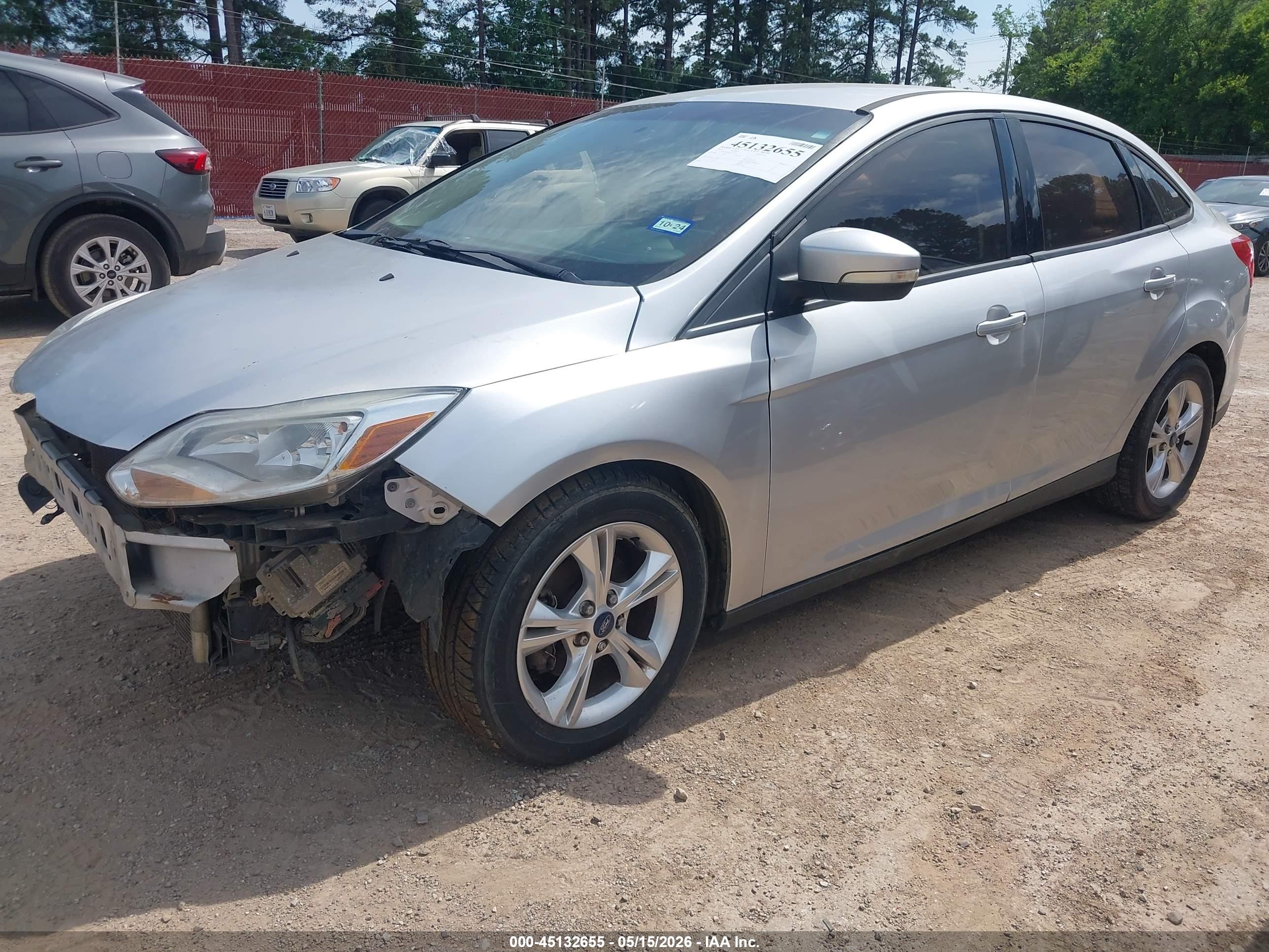 FORD FOCUS image 2