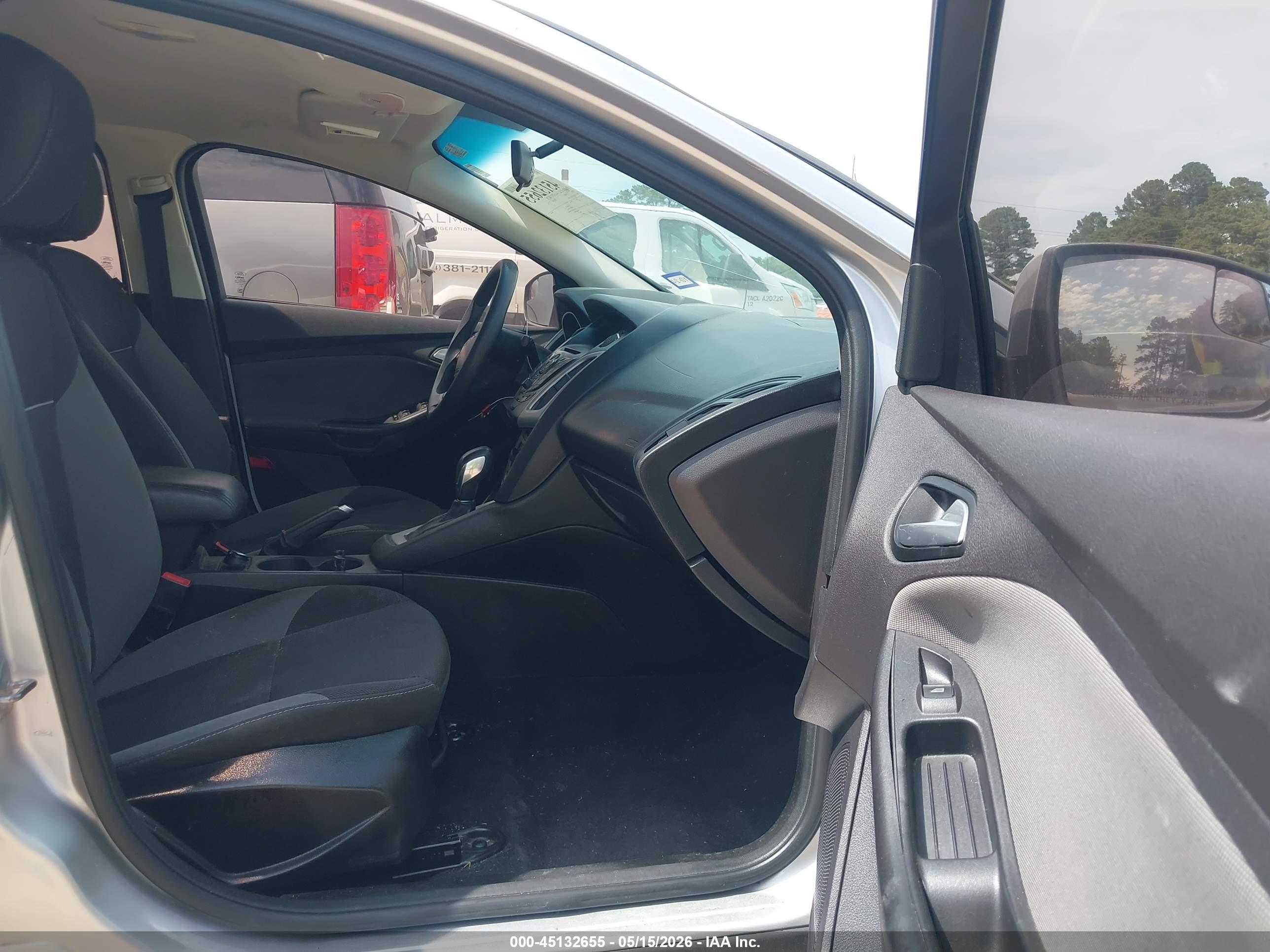 FORD FOCUS image 5
