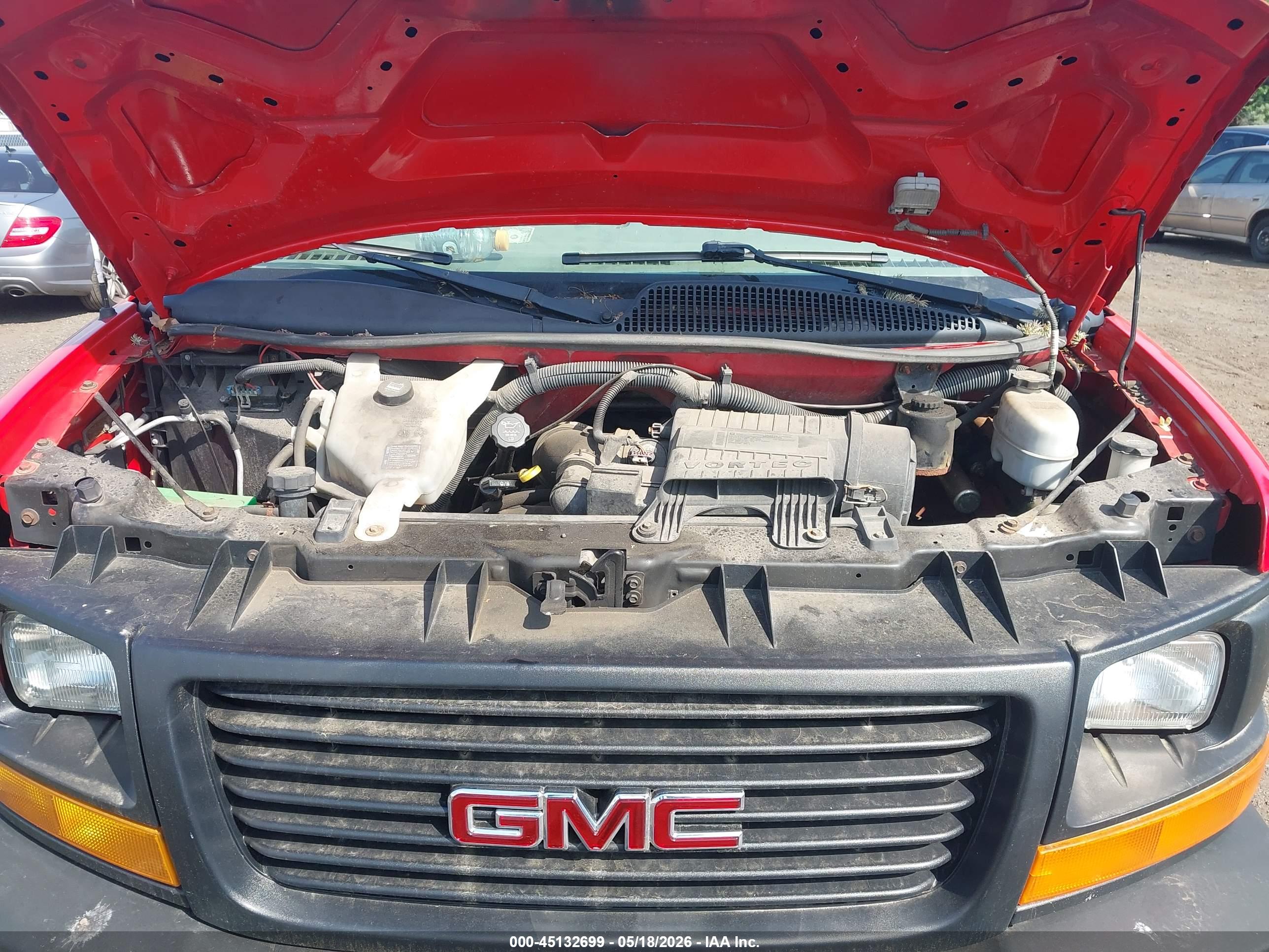 GMC SAVANA image 10