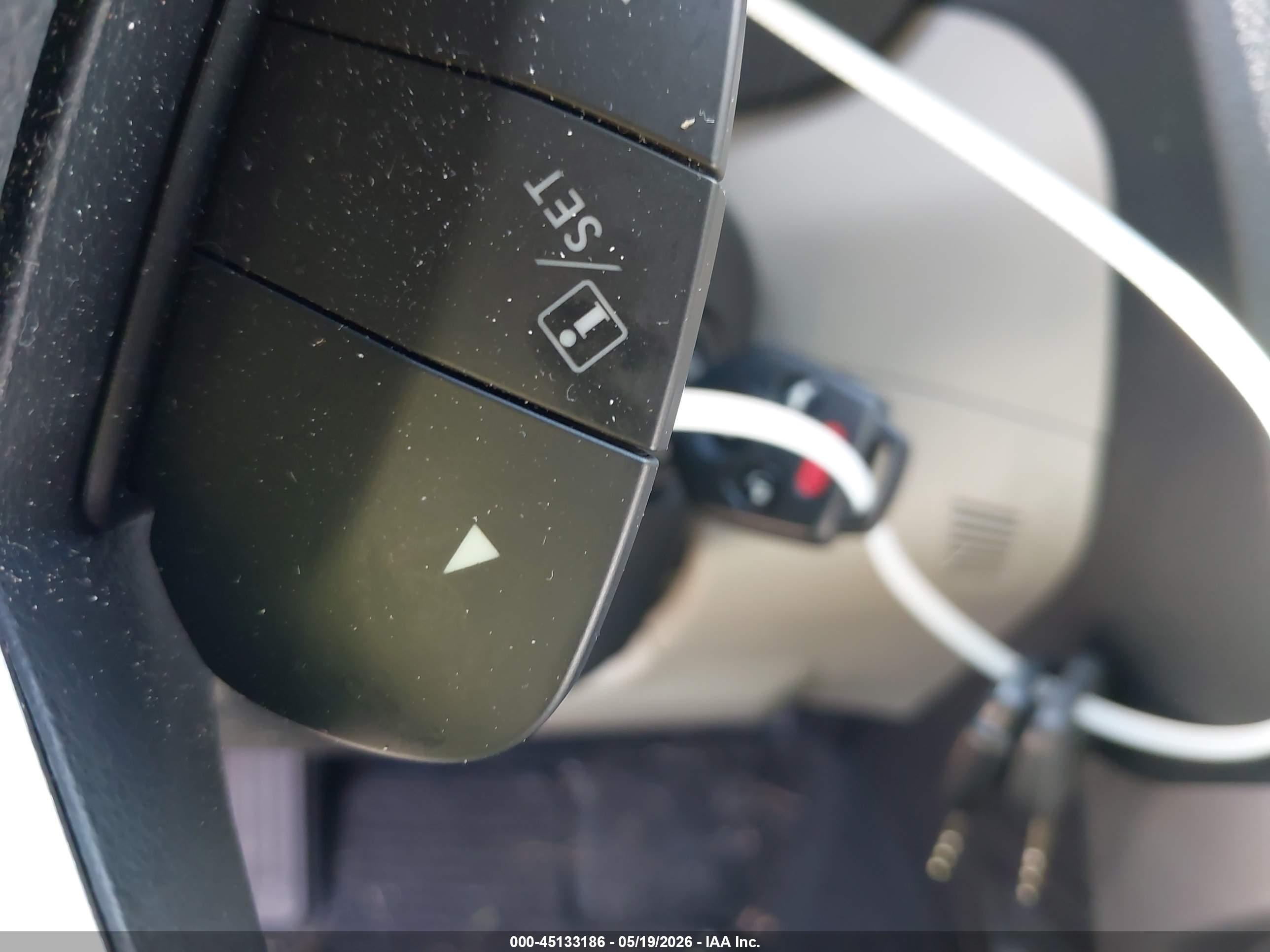 SUBARU FORESTER image 11