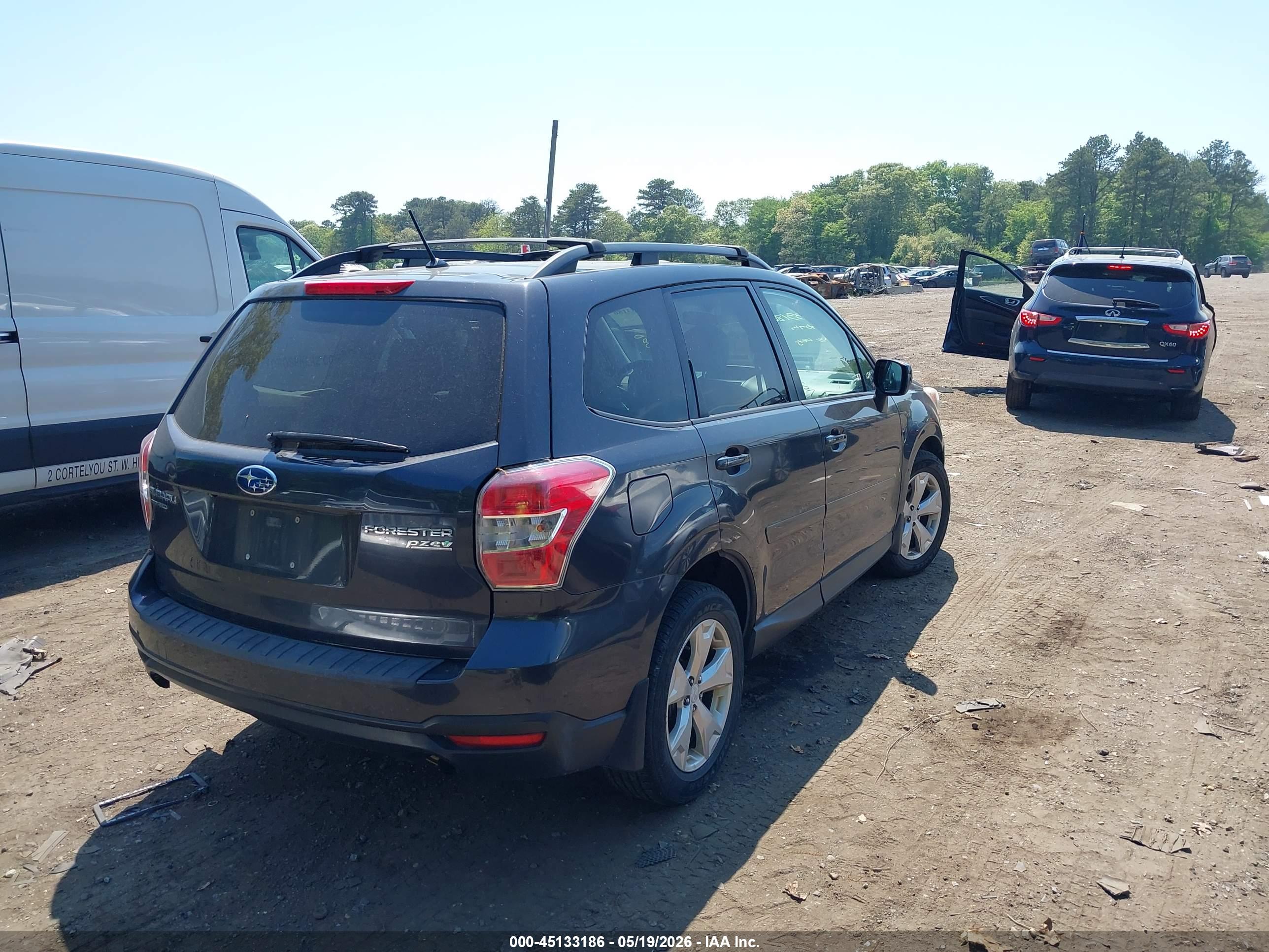 SUBARU FORESTER image 4