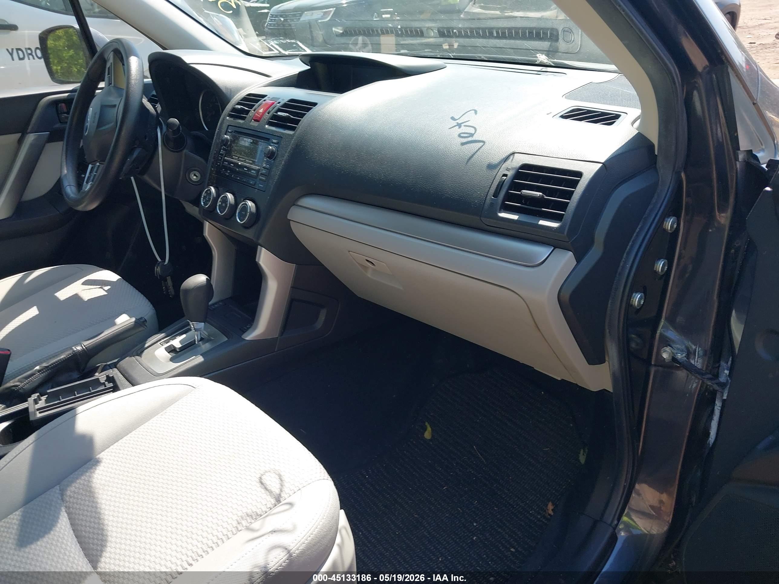 SUBARU FORESTER image 5