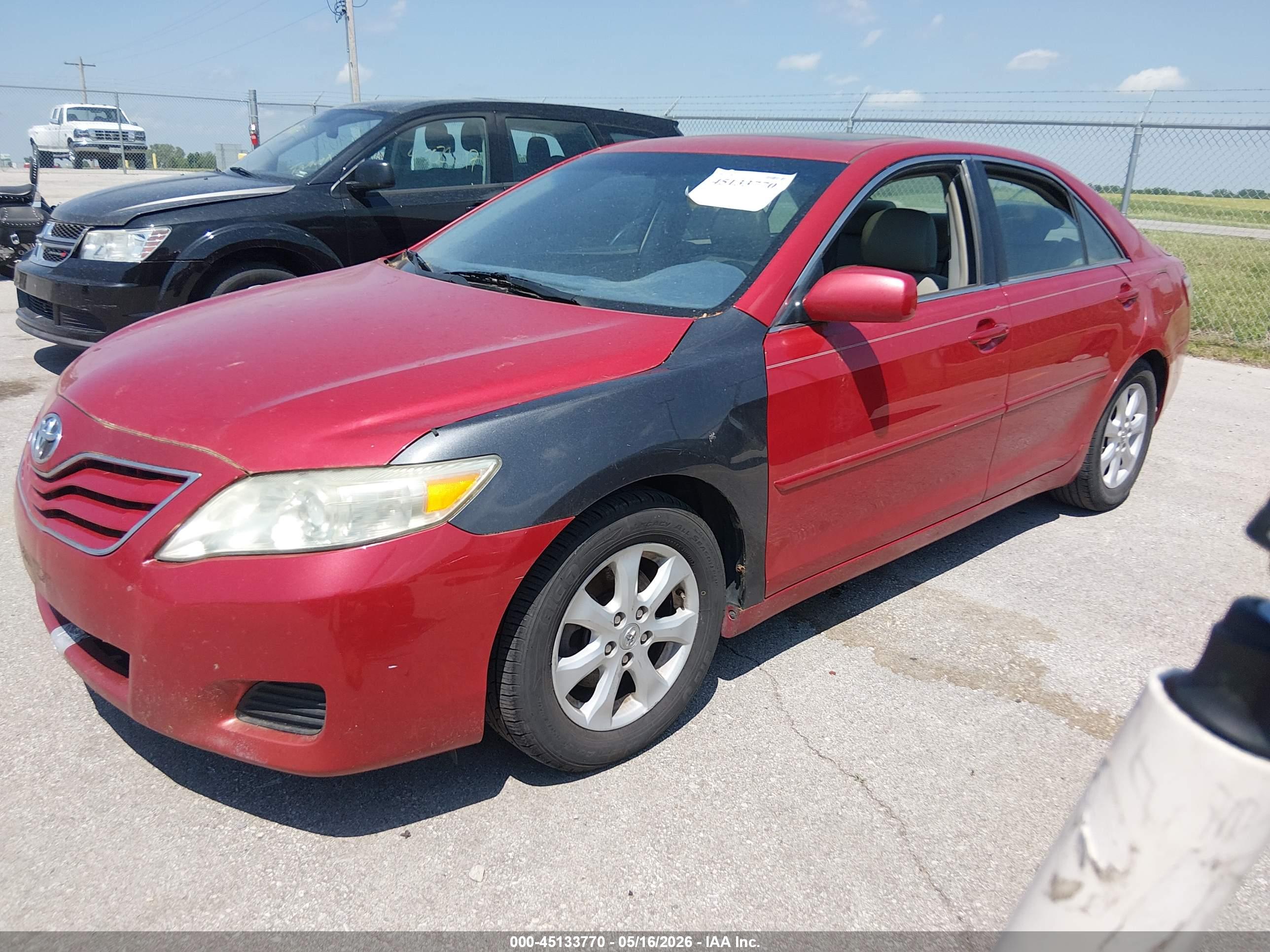 TOYOTA CAMRY image 2