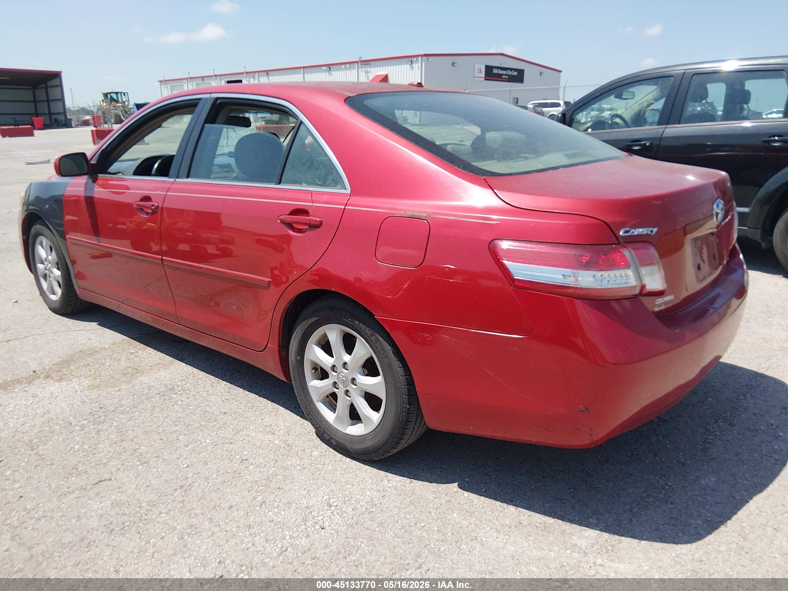 TOYOTA CAMRY image 3
