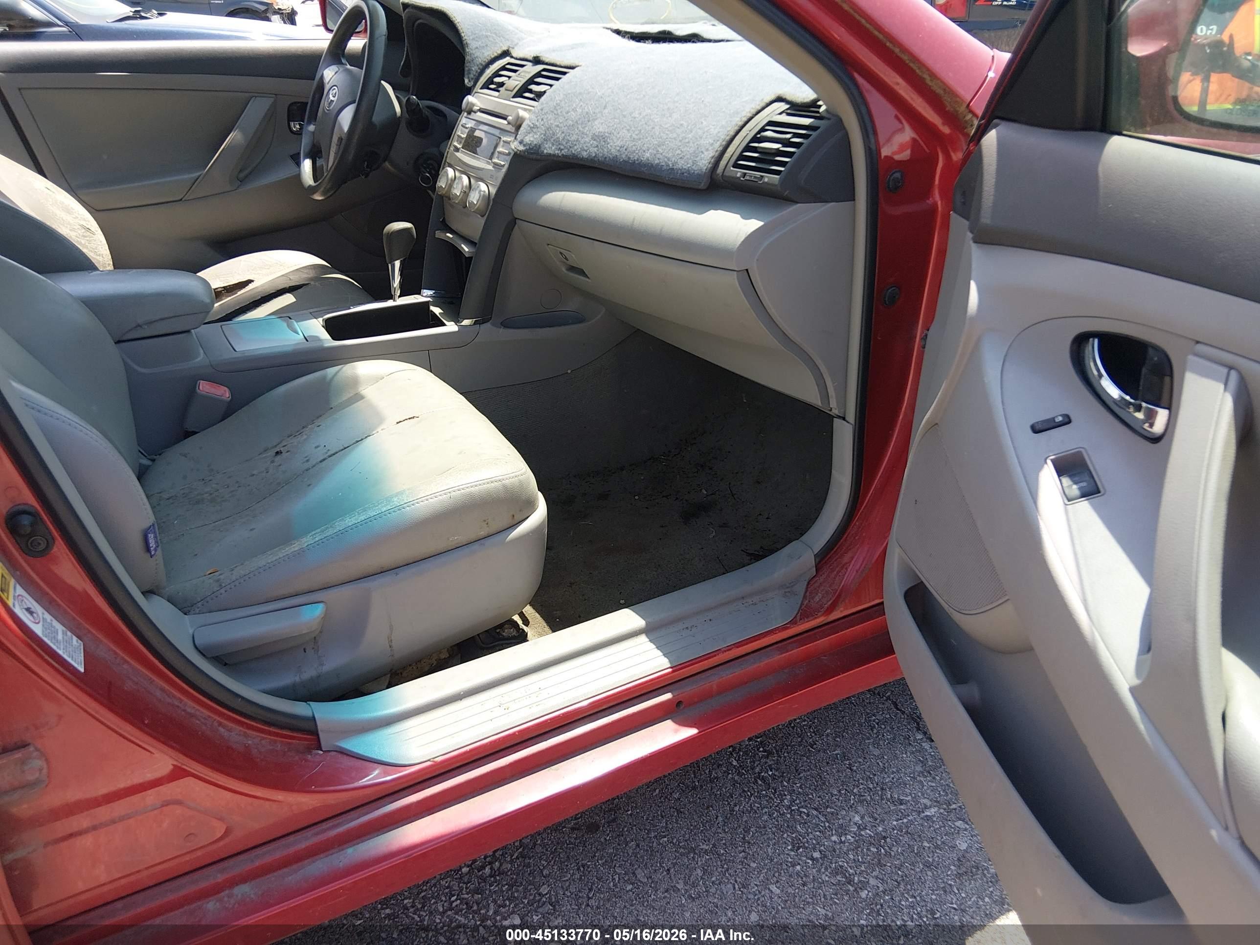 TOYOTA CAMRY image 5