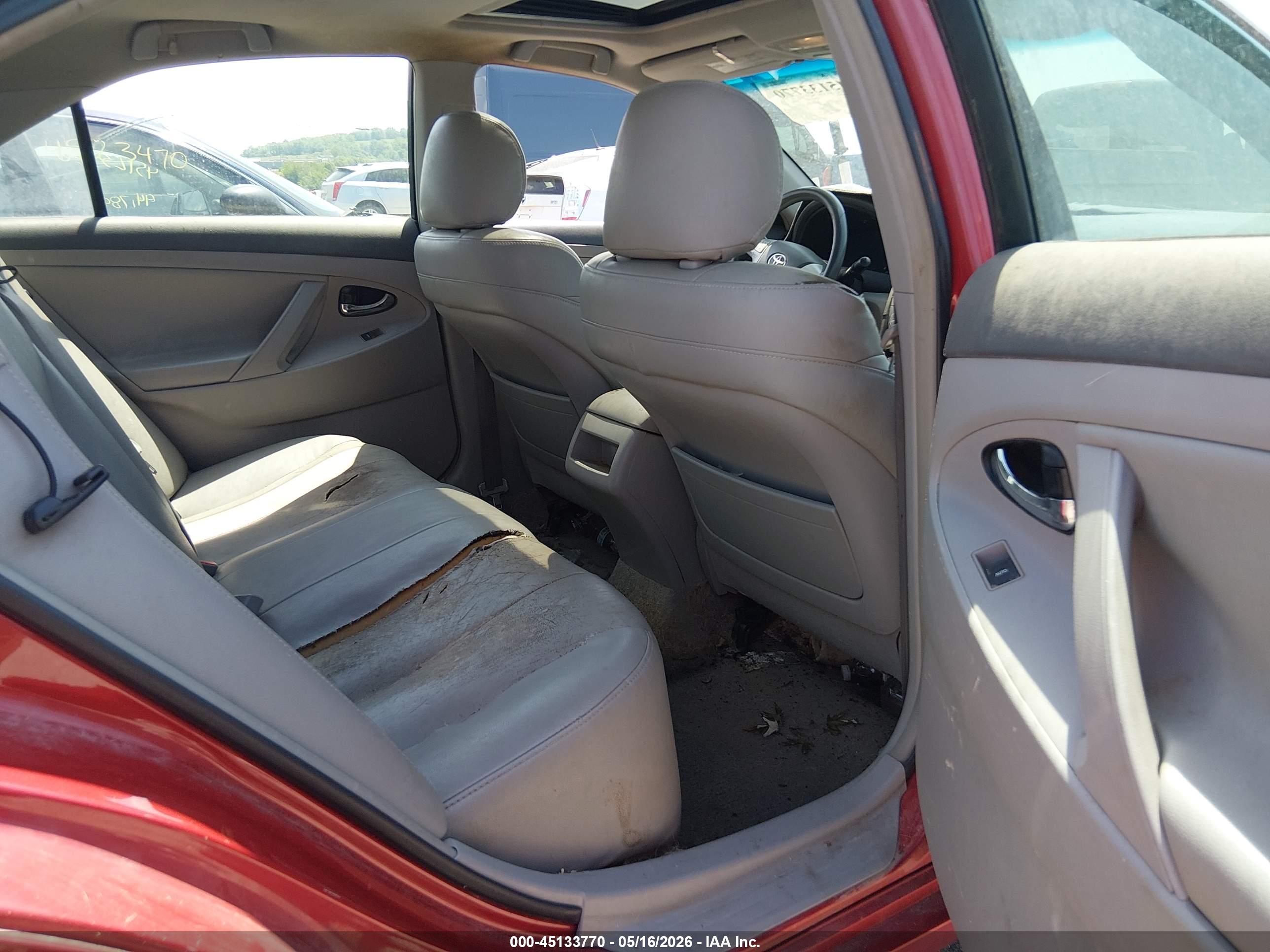 TOYOTA CAMRY image 8