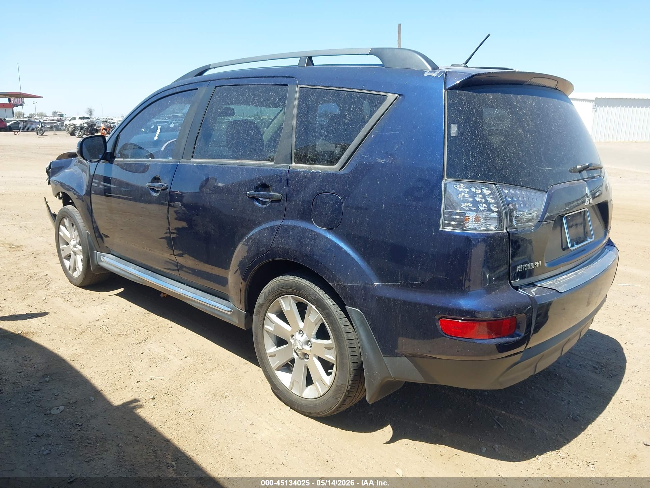 MITSUBISHI OUTLANDER image 3
