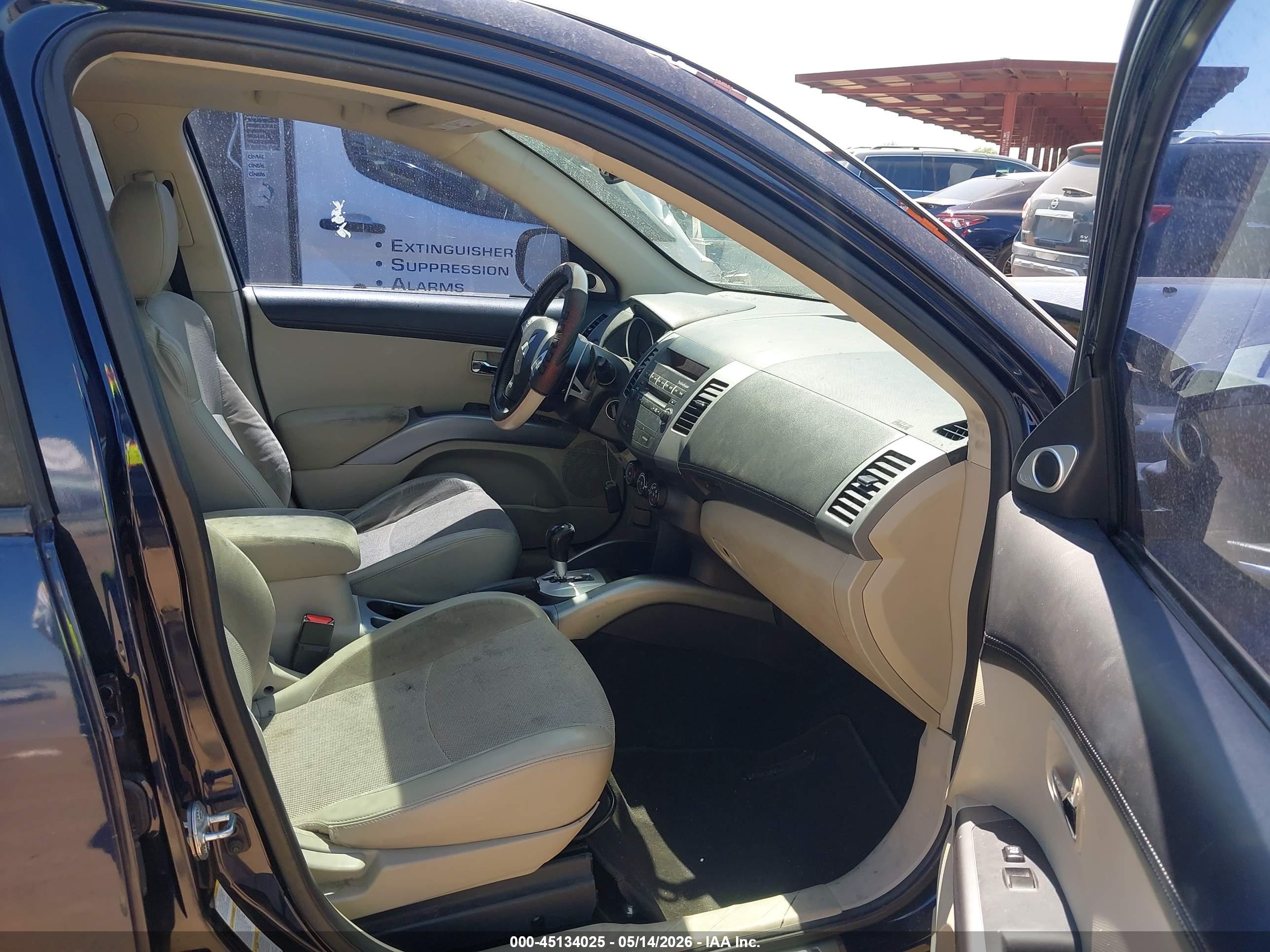 MITSUBISHI OUTLANDER image 5