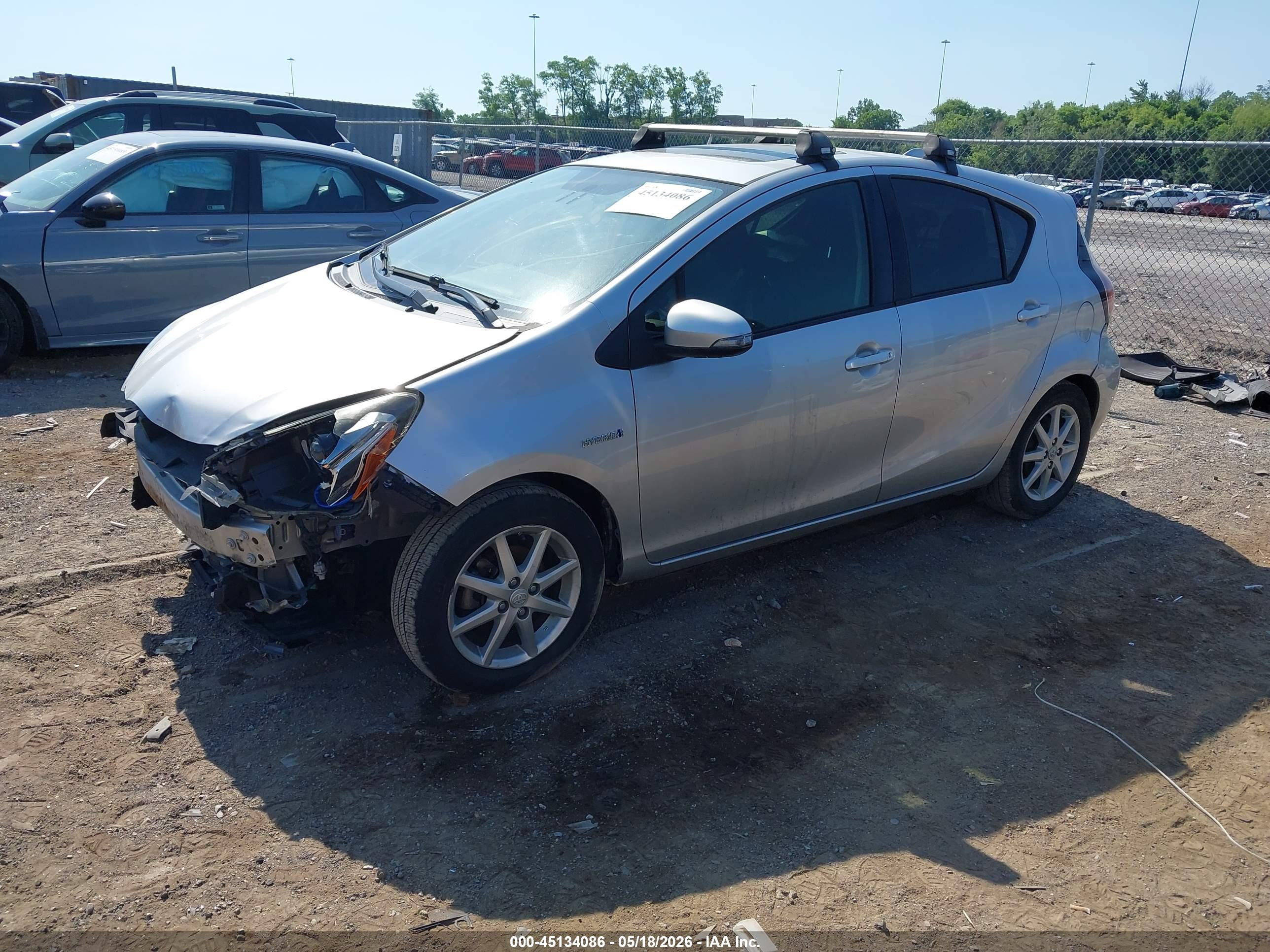 TOYOTA PRIUS image 2