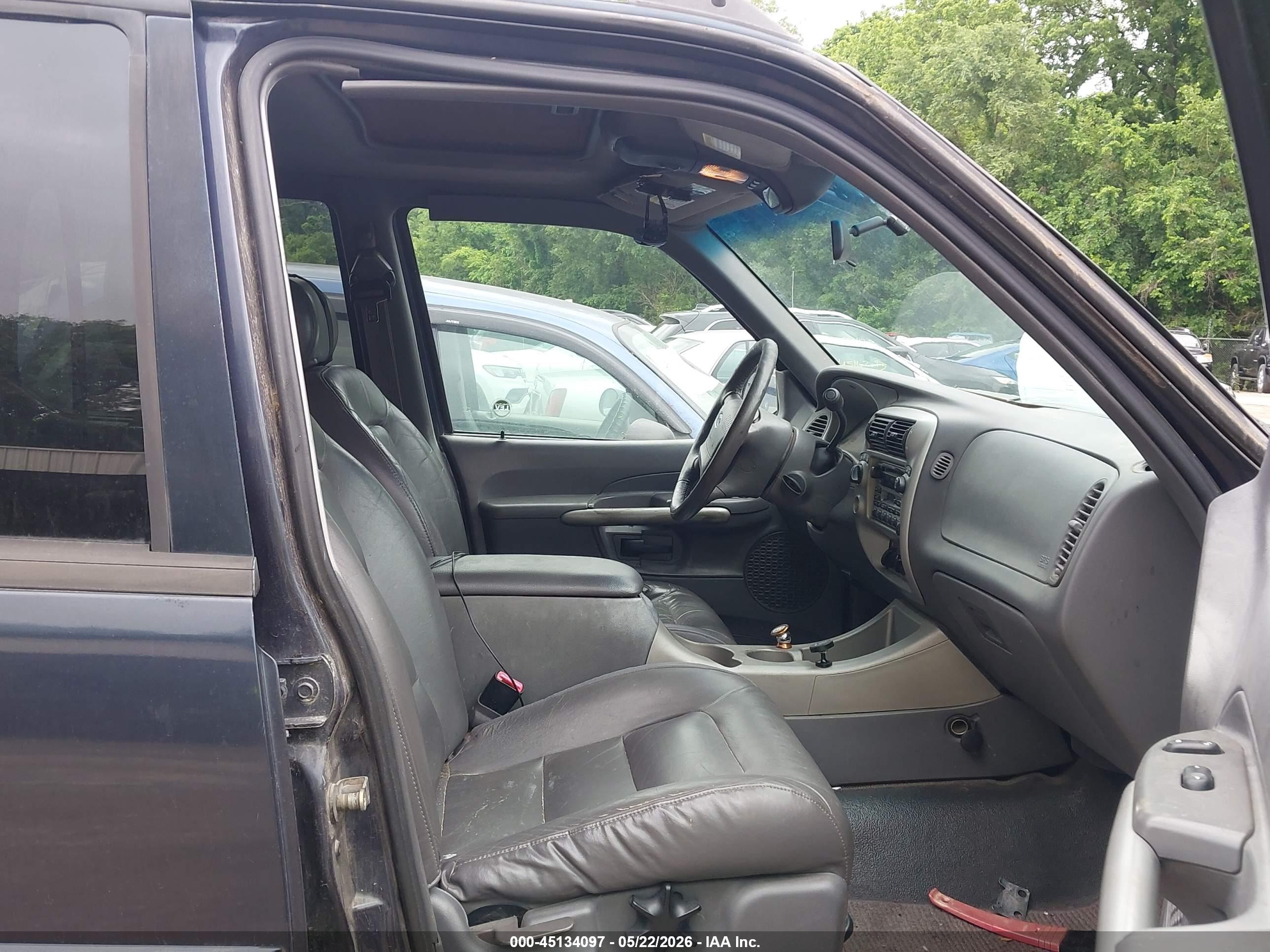 FORD EXPLORER image 5