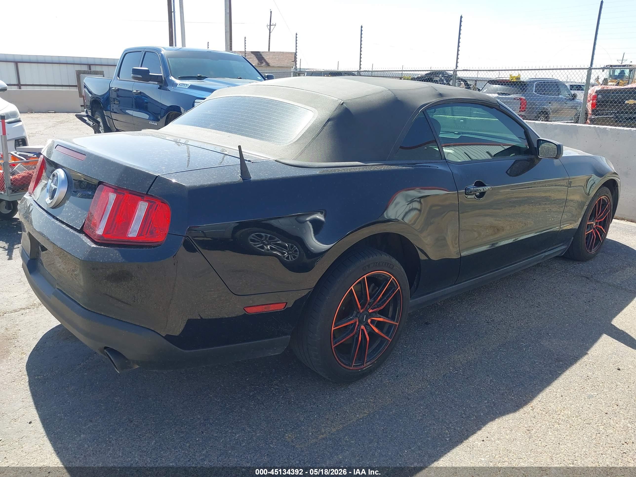 FORD MUSTANG image 4