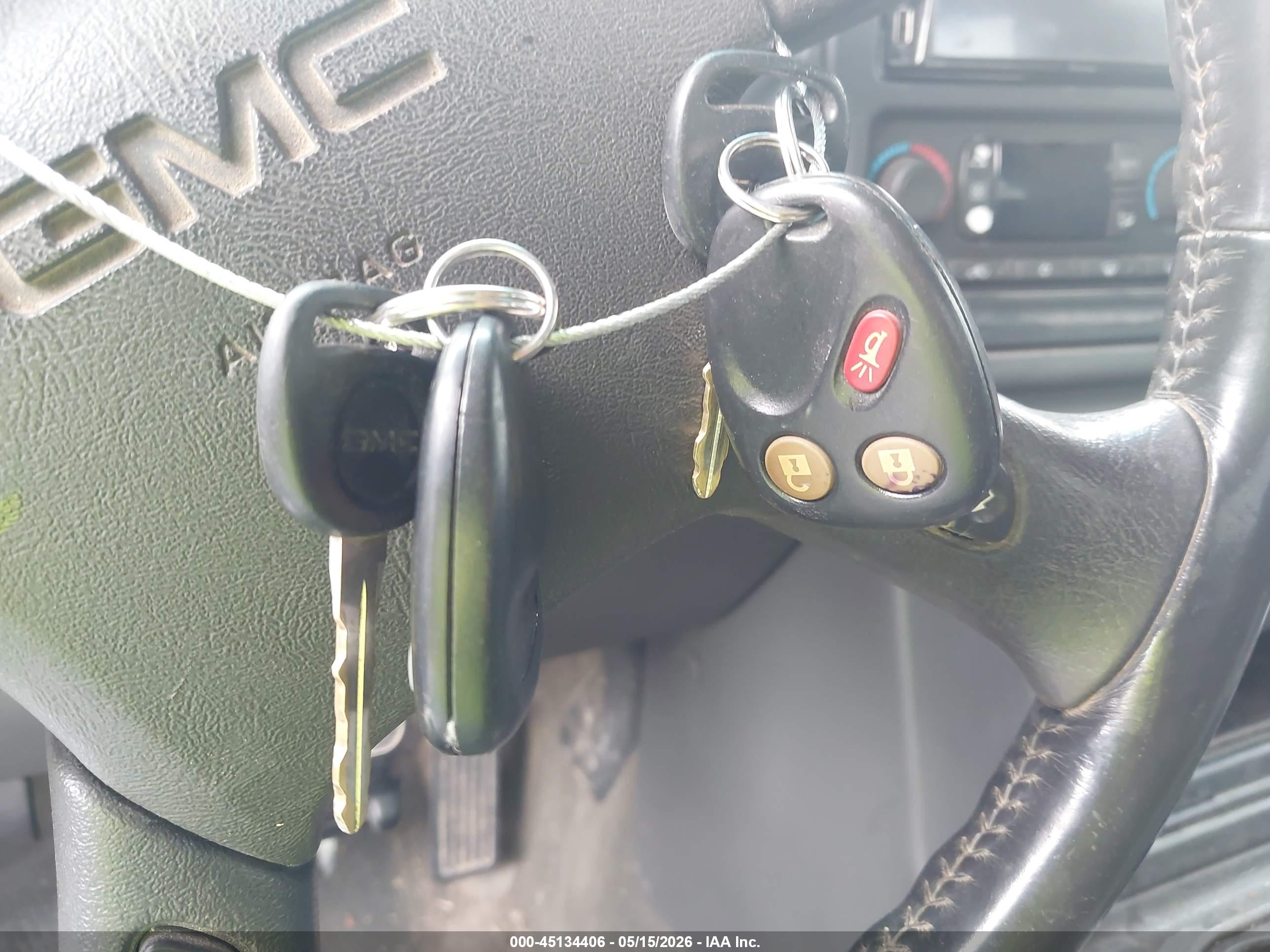 GMC SIERRA image 11