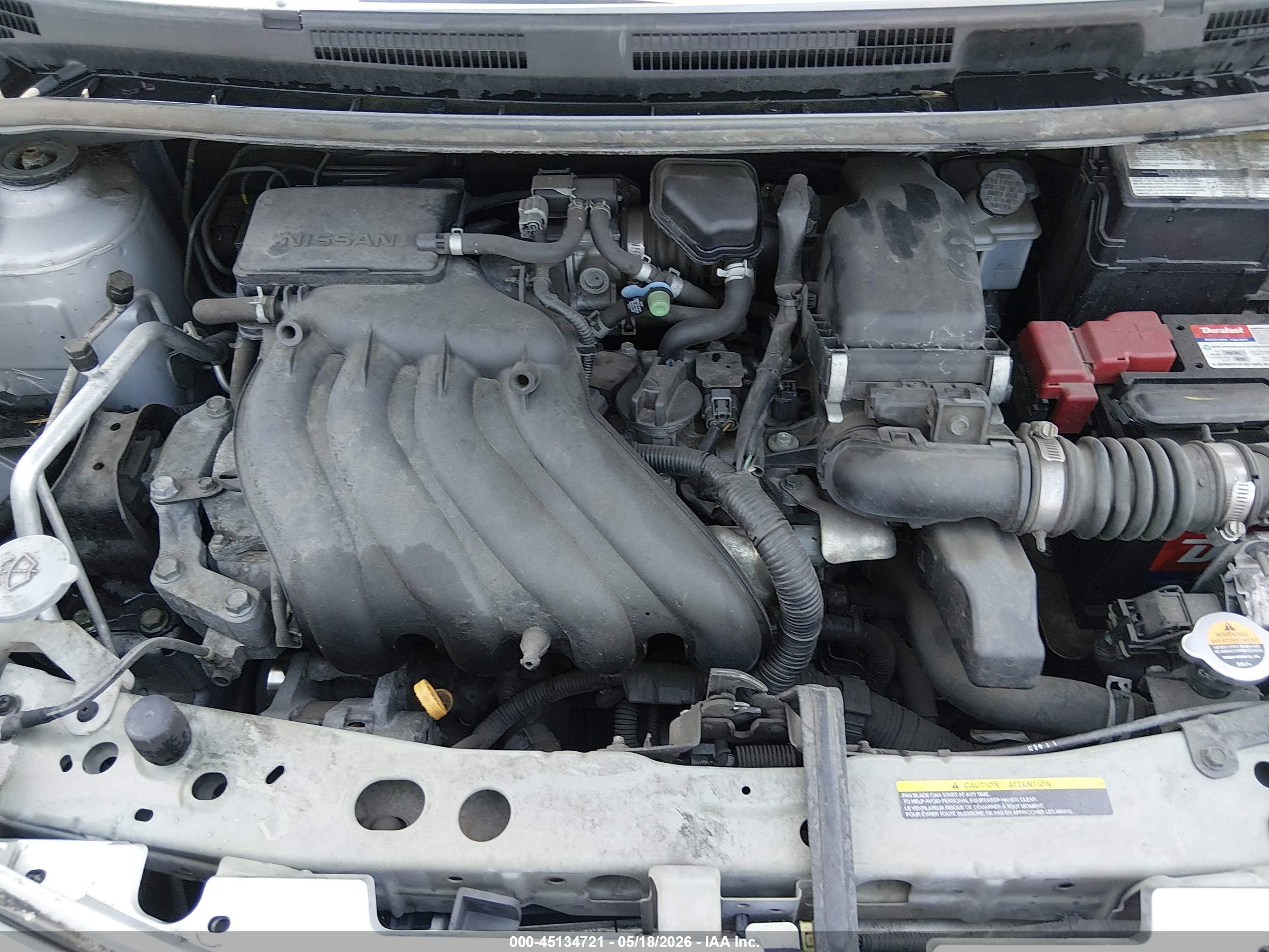 NISSAN VERSA image 10
