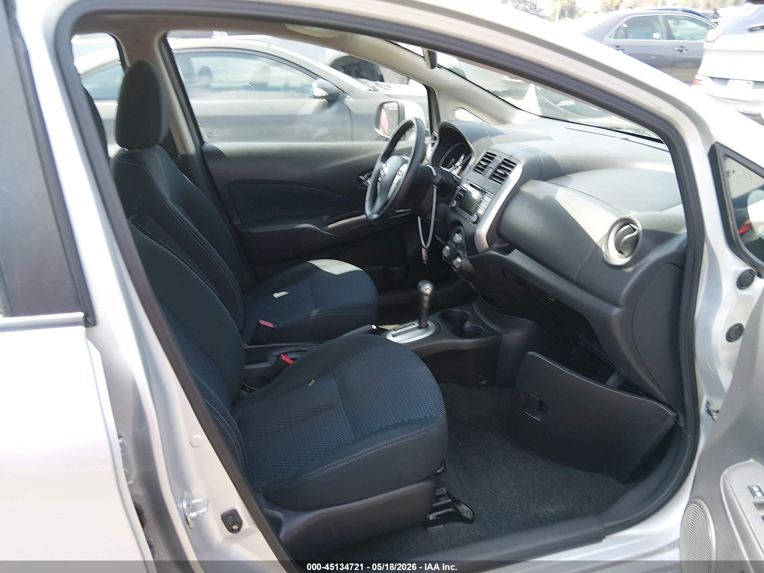 NISSAN VERSA image 5