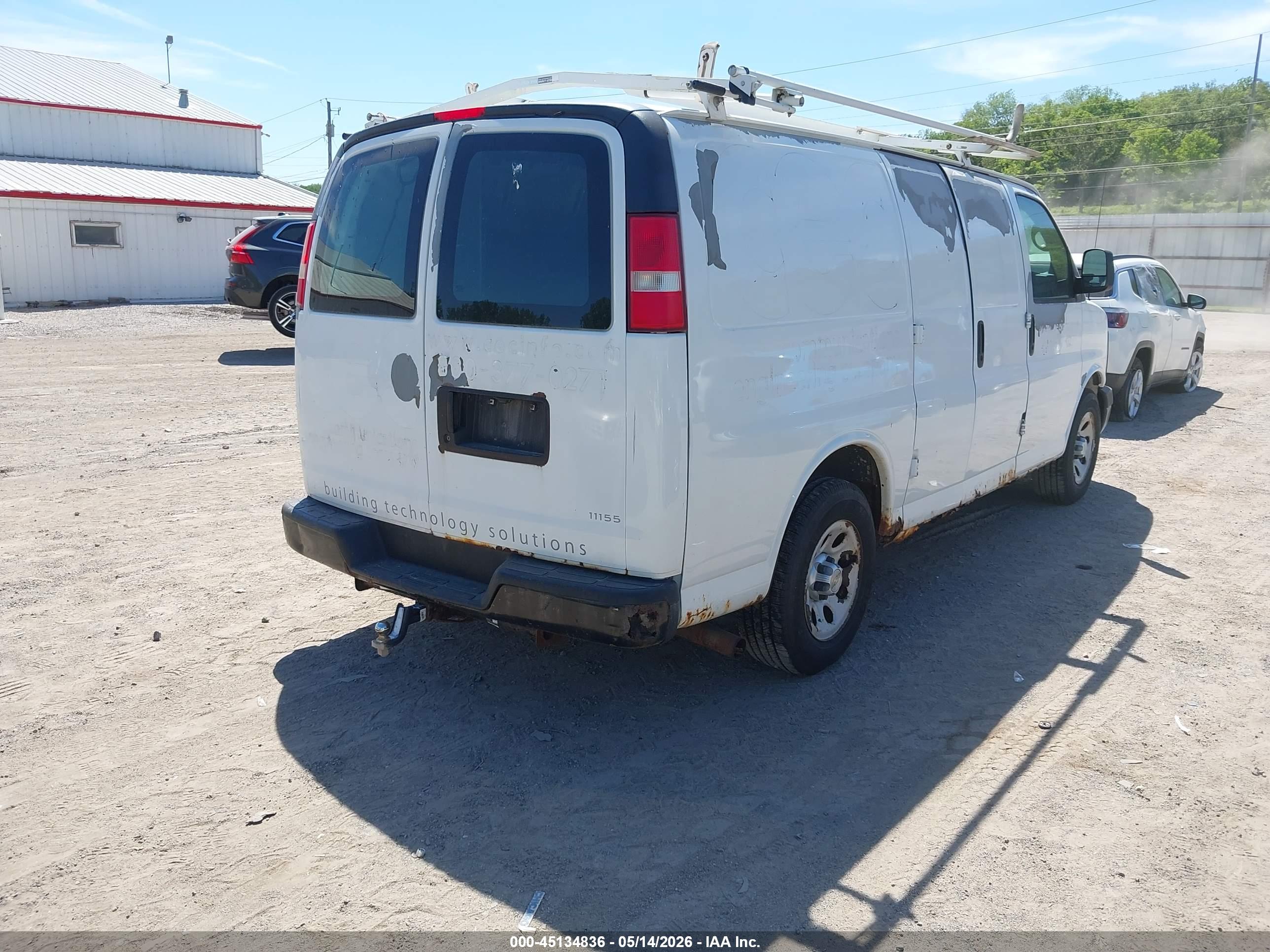 CHEVROLET EXPRESS image 4