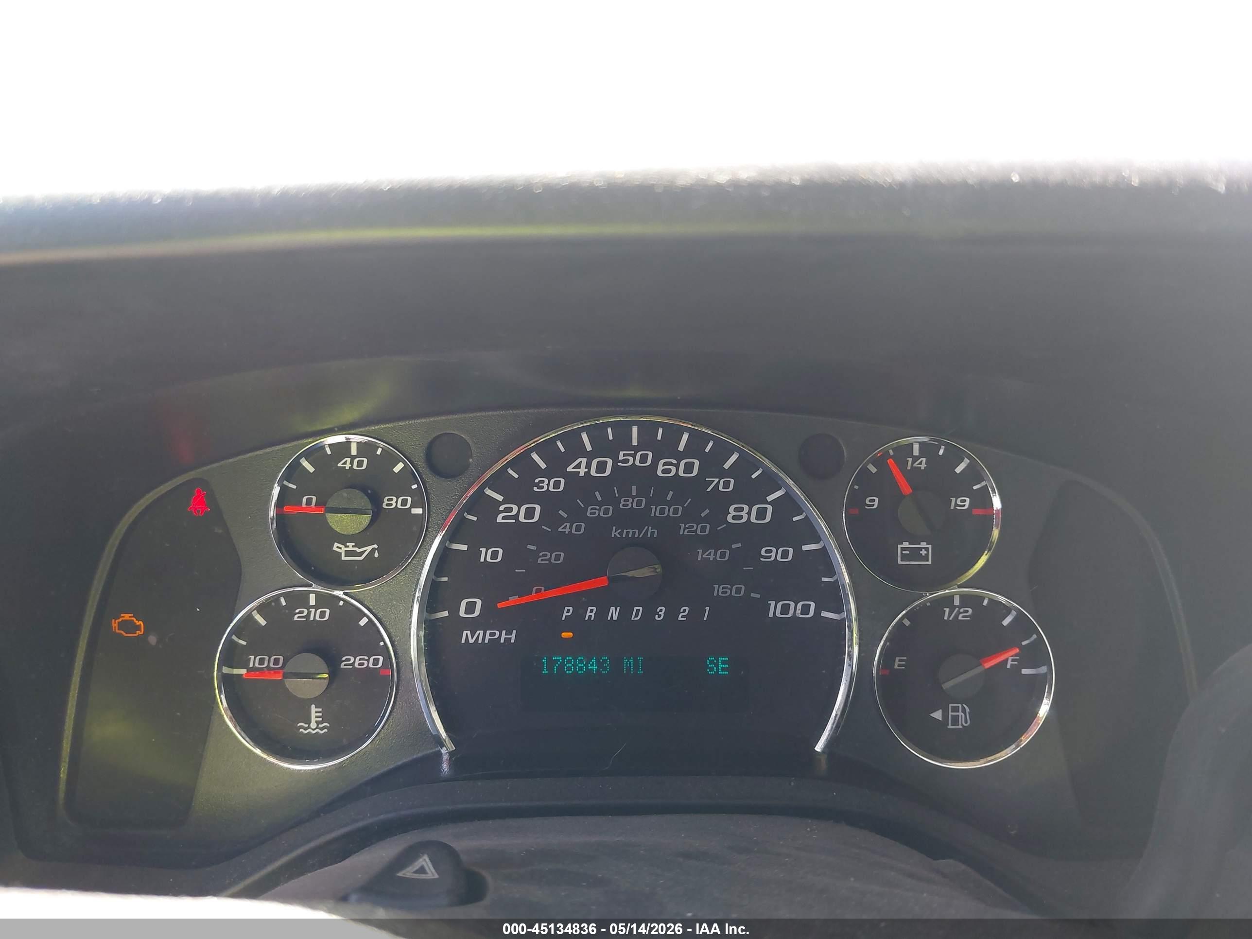 CHEVROLET EXPRESS image 7