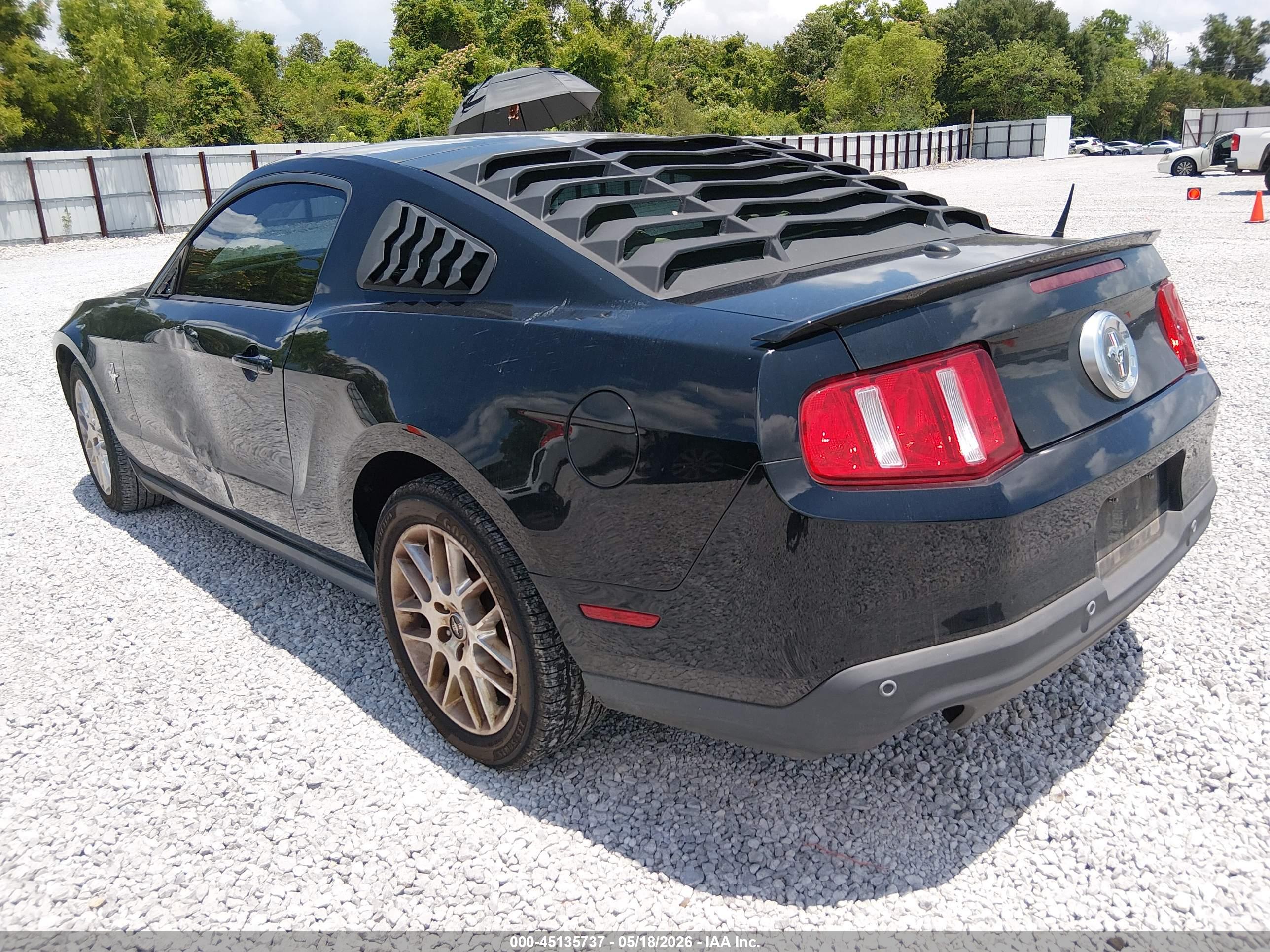 FORD MUSTANG image 3