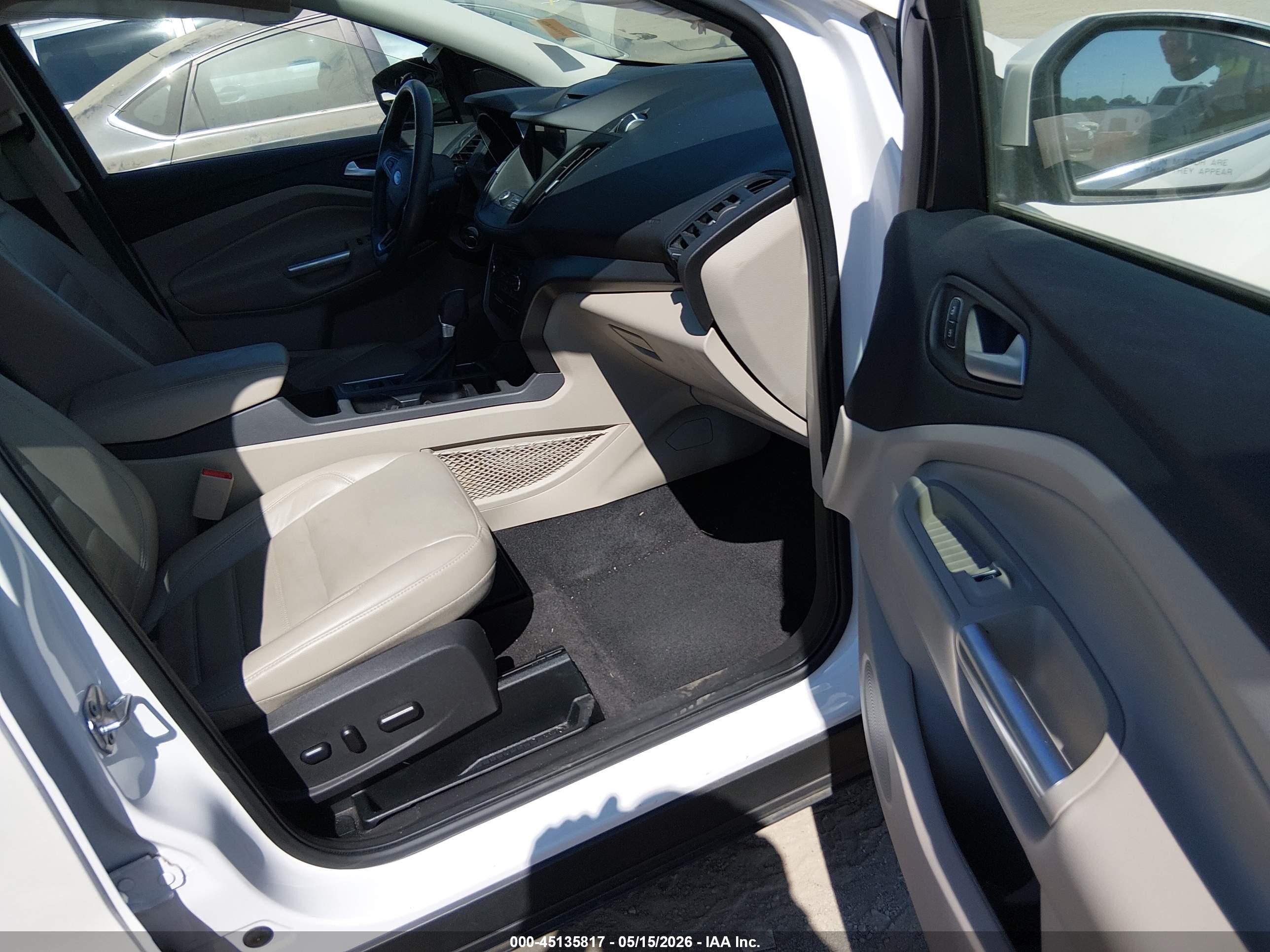 FORD ESCAPE image 5