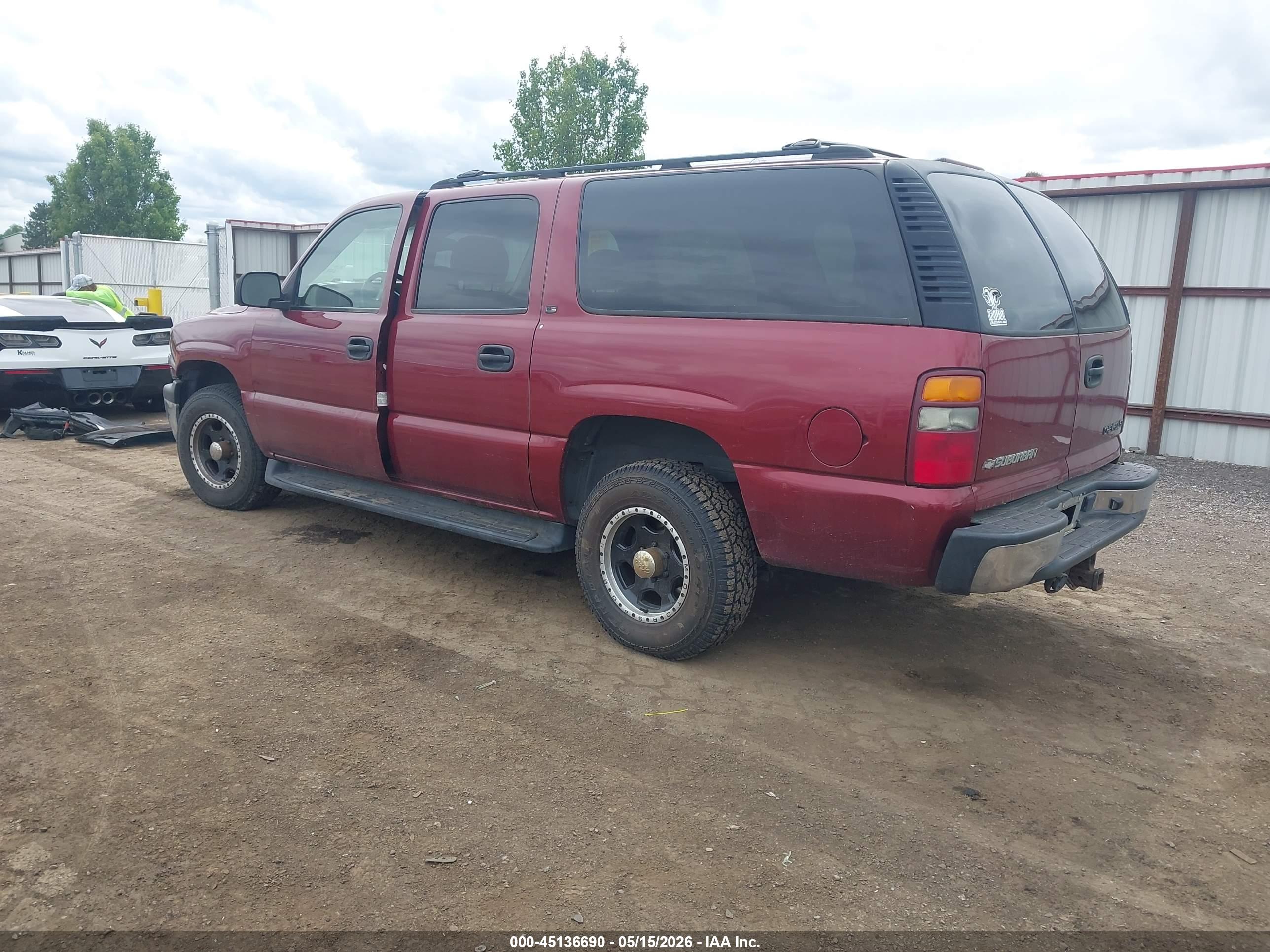 CHEVROLET SUBURBAN image 3
