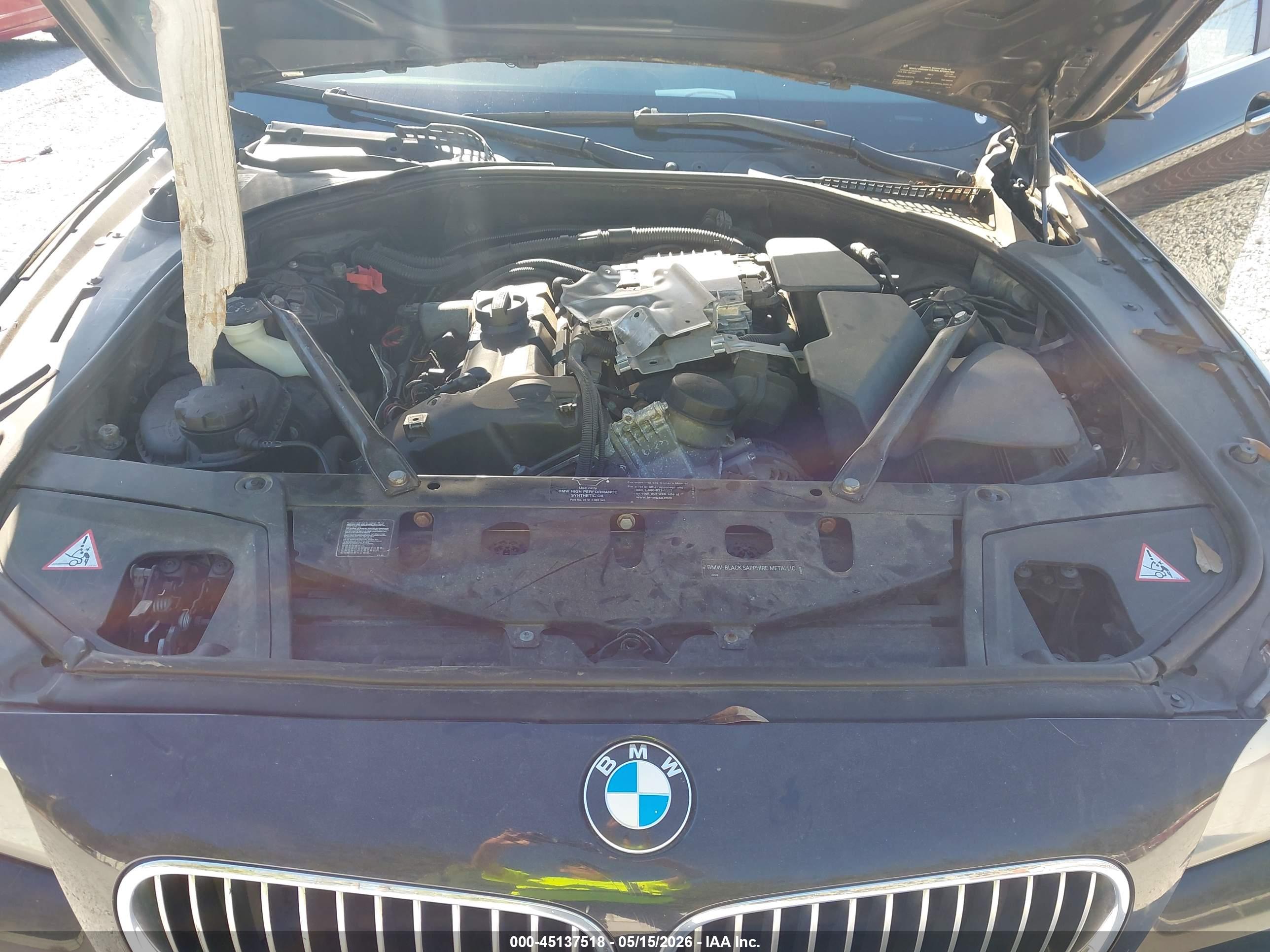 BMW 528I image 10