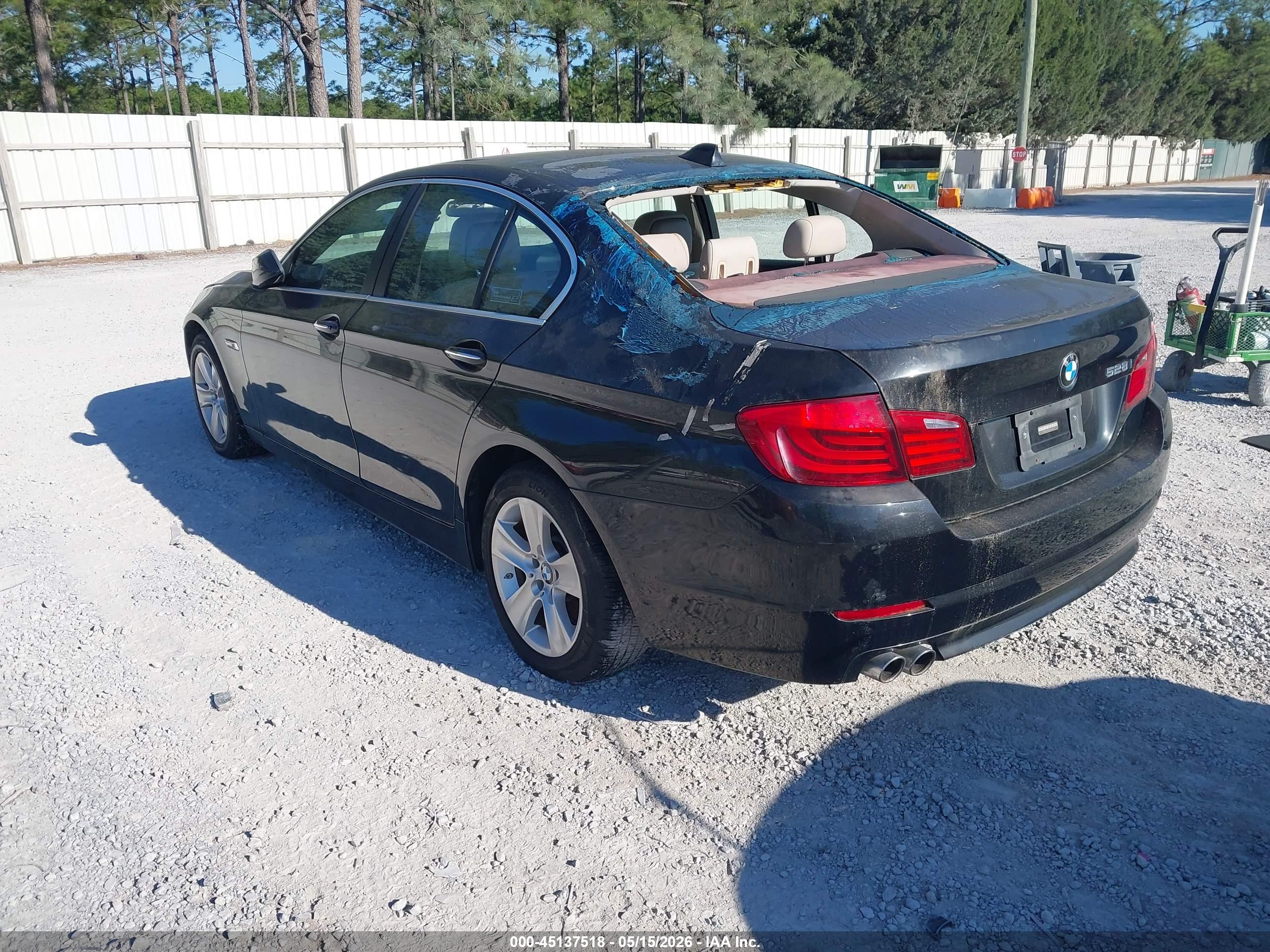 BMW 528I image 3
