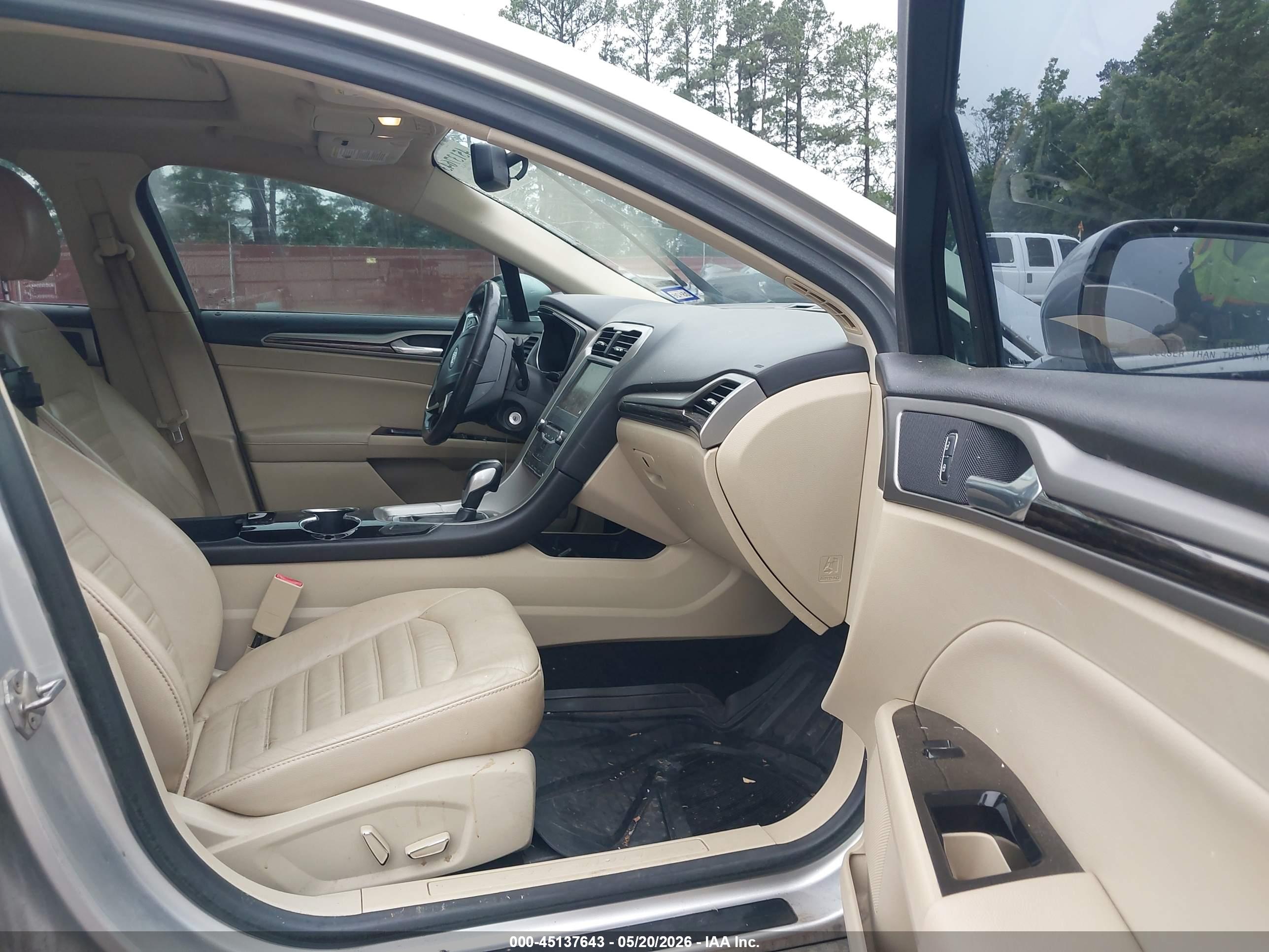 FORD FUSION image 5