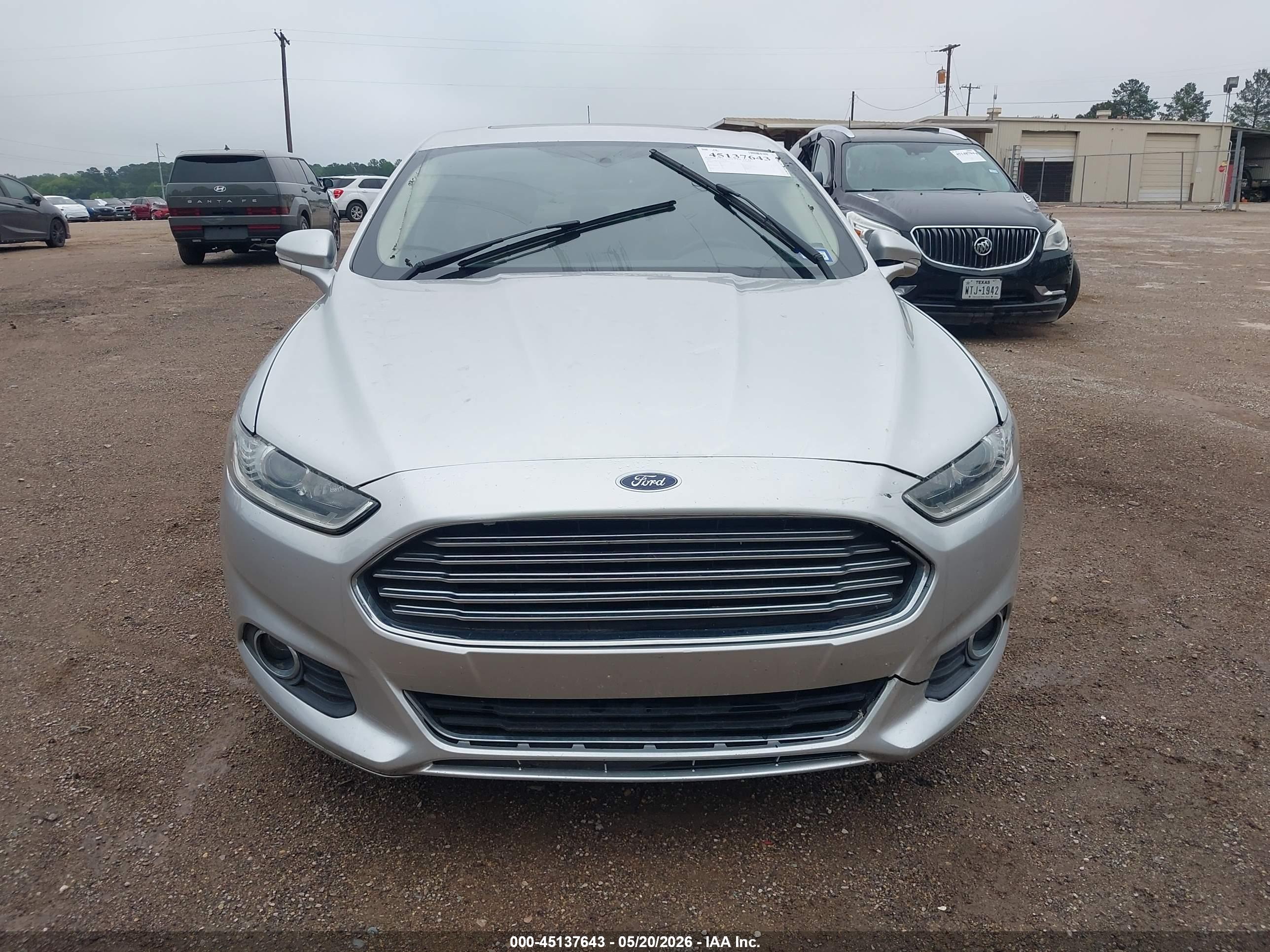 FORD FUSION image 6