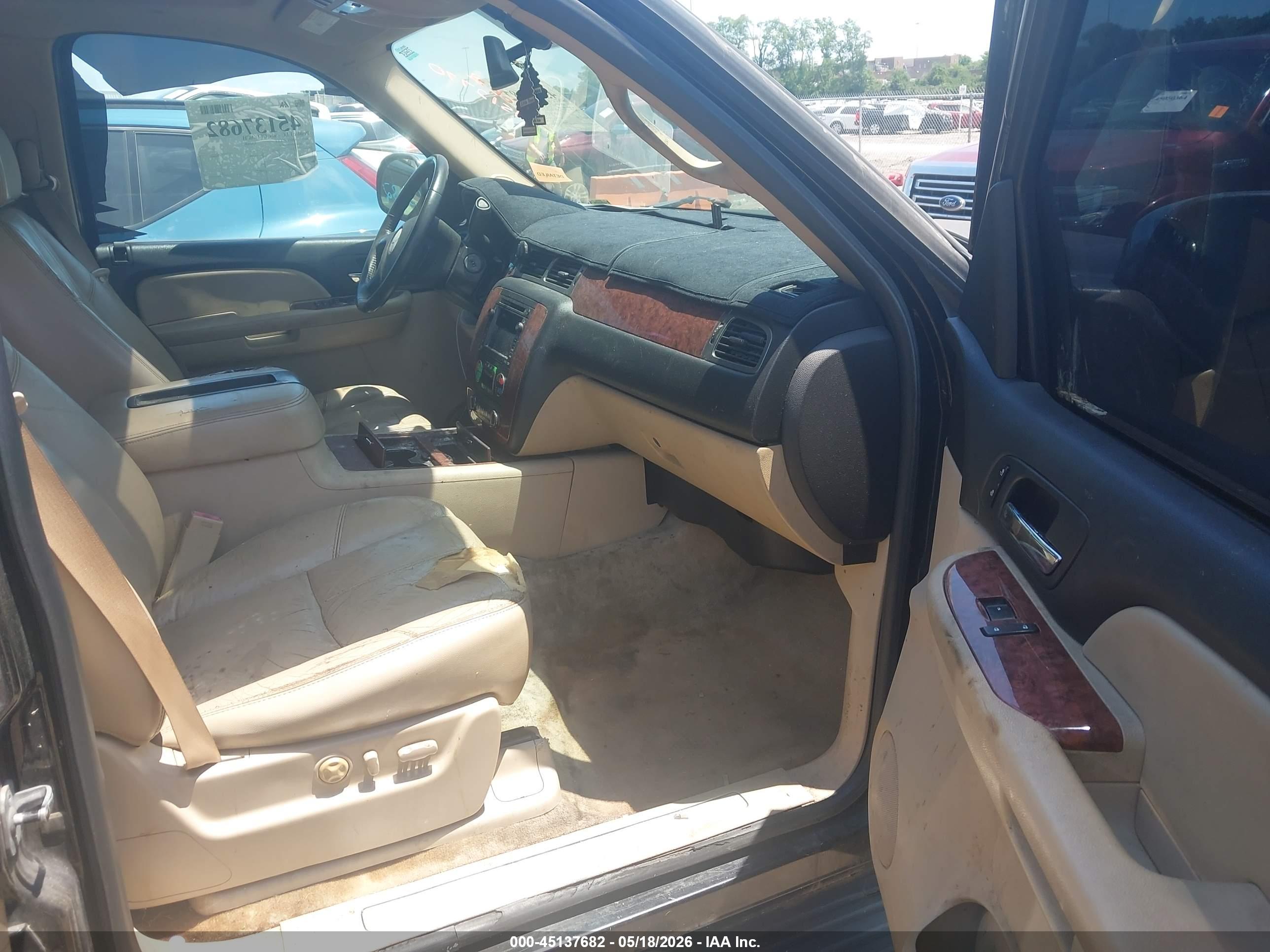 CHEVROLET TAHOE image 5