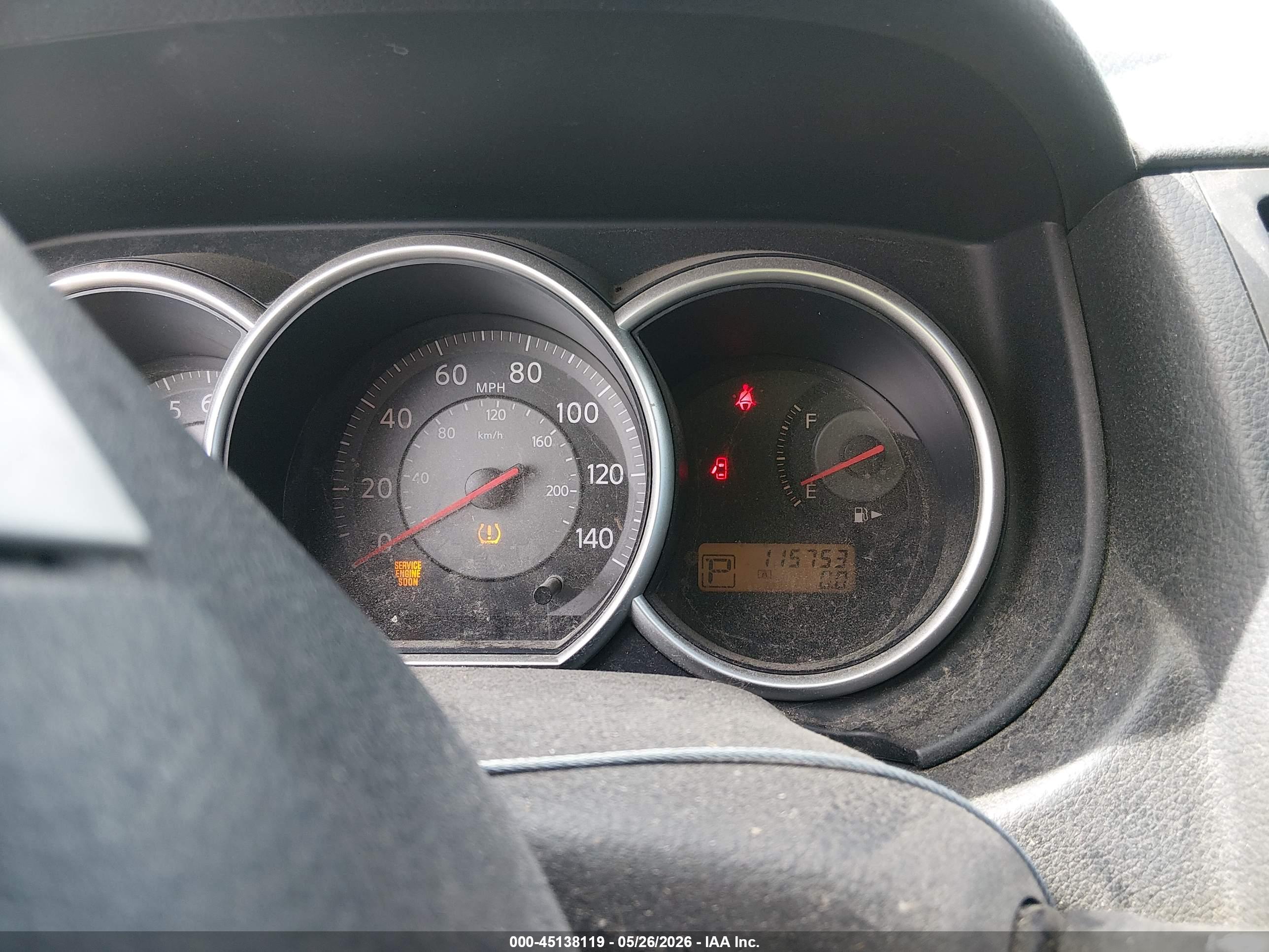 NISSAN VERSA image 7