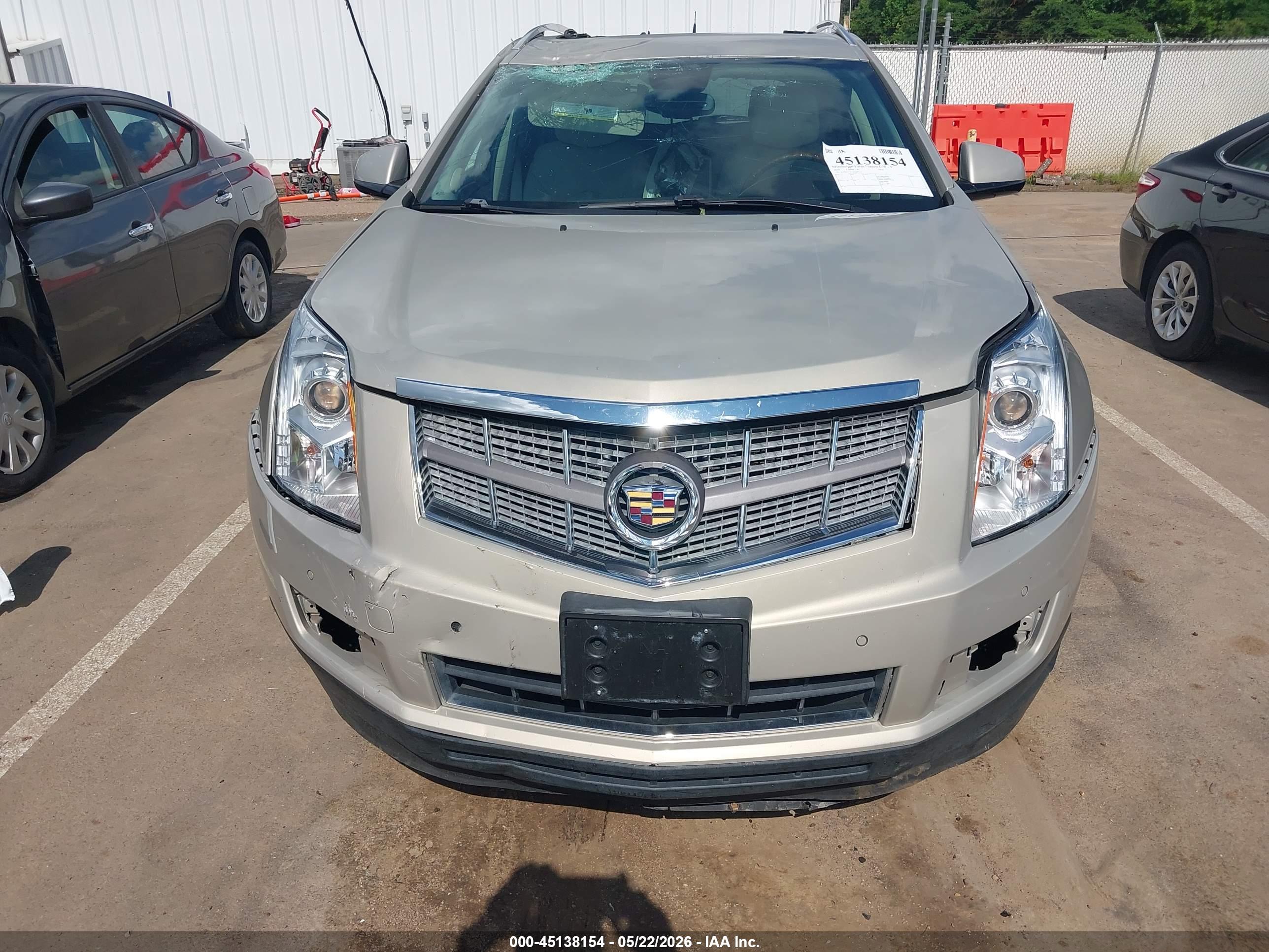 CADILLAC SRX image 6