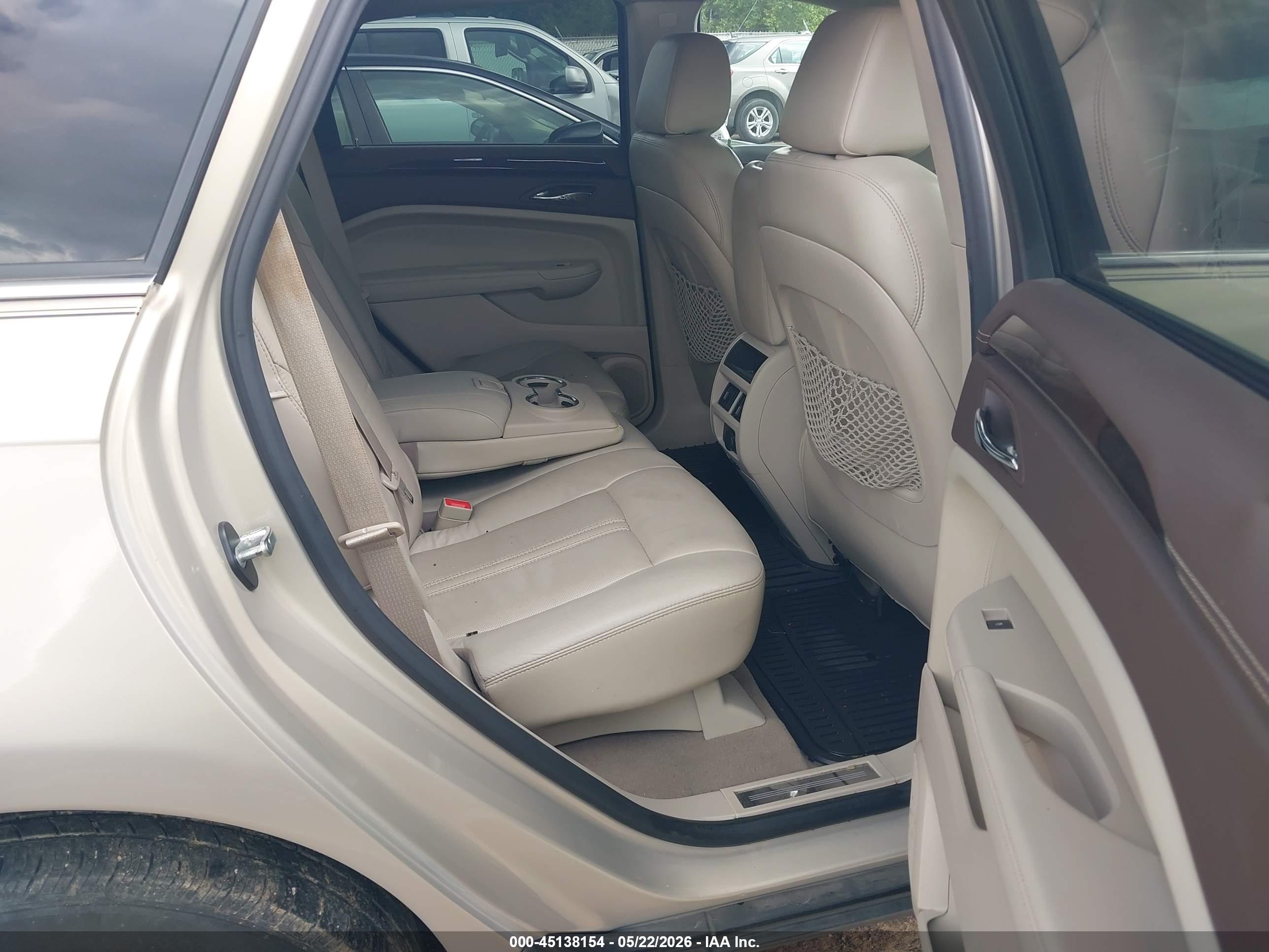 CADILLAC SRX image 8