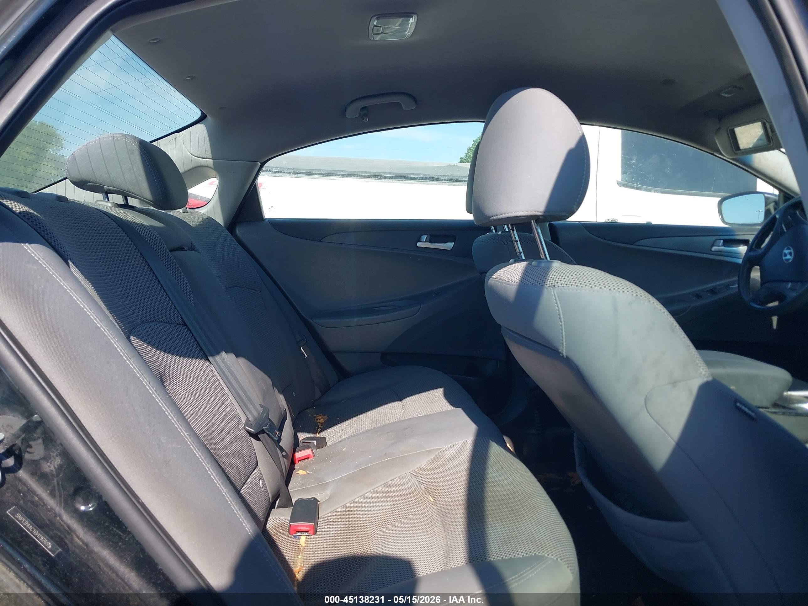 HYUNDAI SONATA image 8