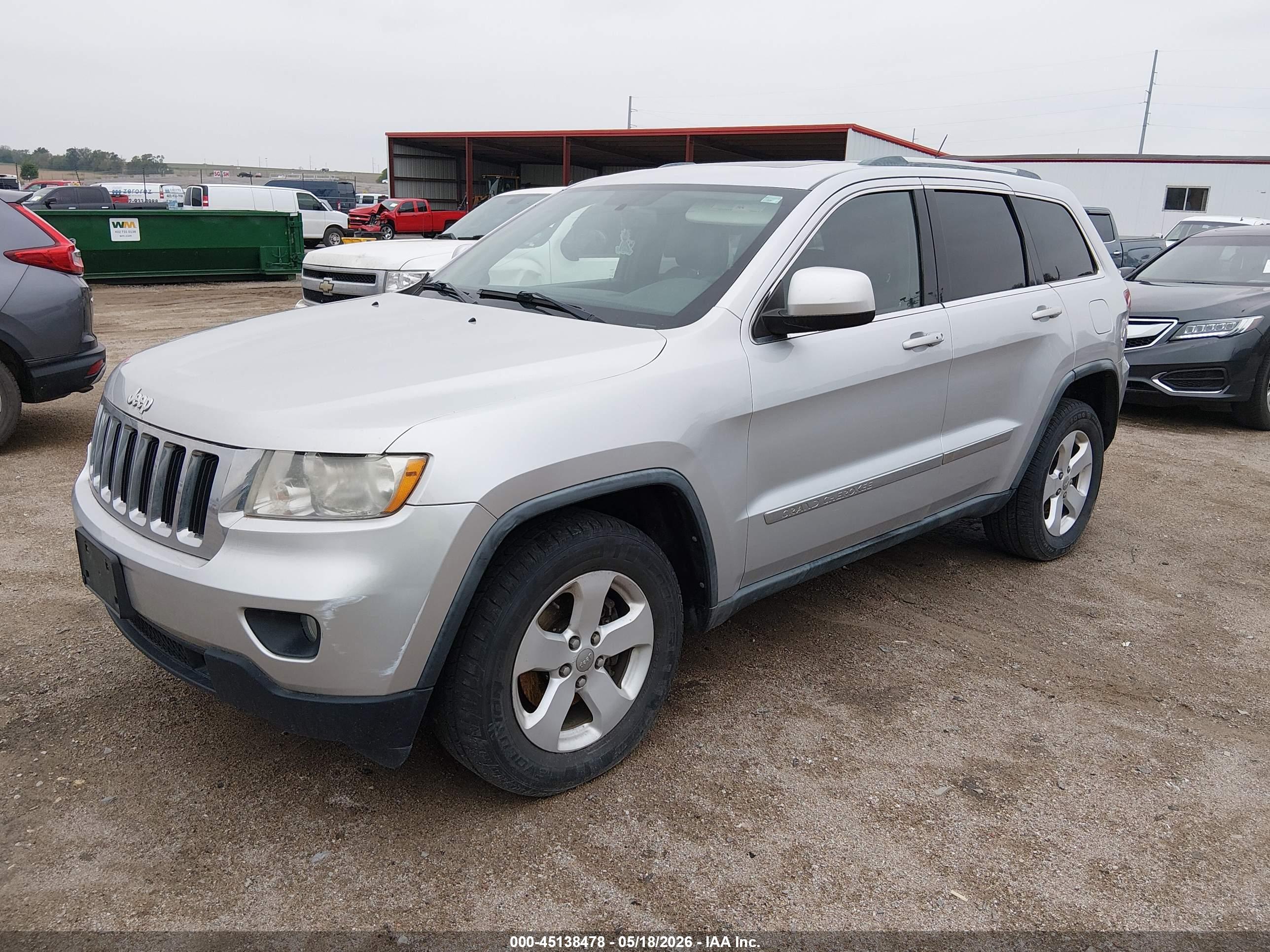 JEEP GRAND image 2