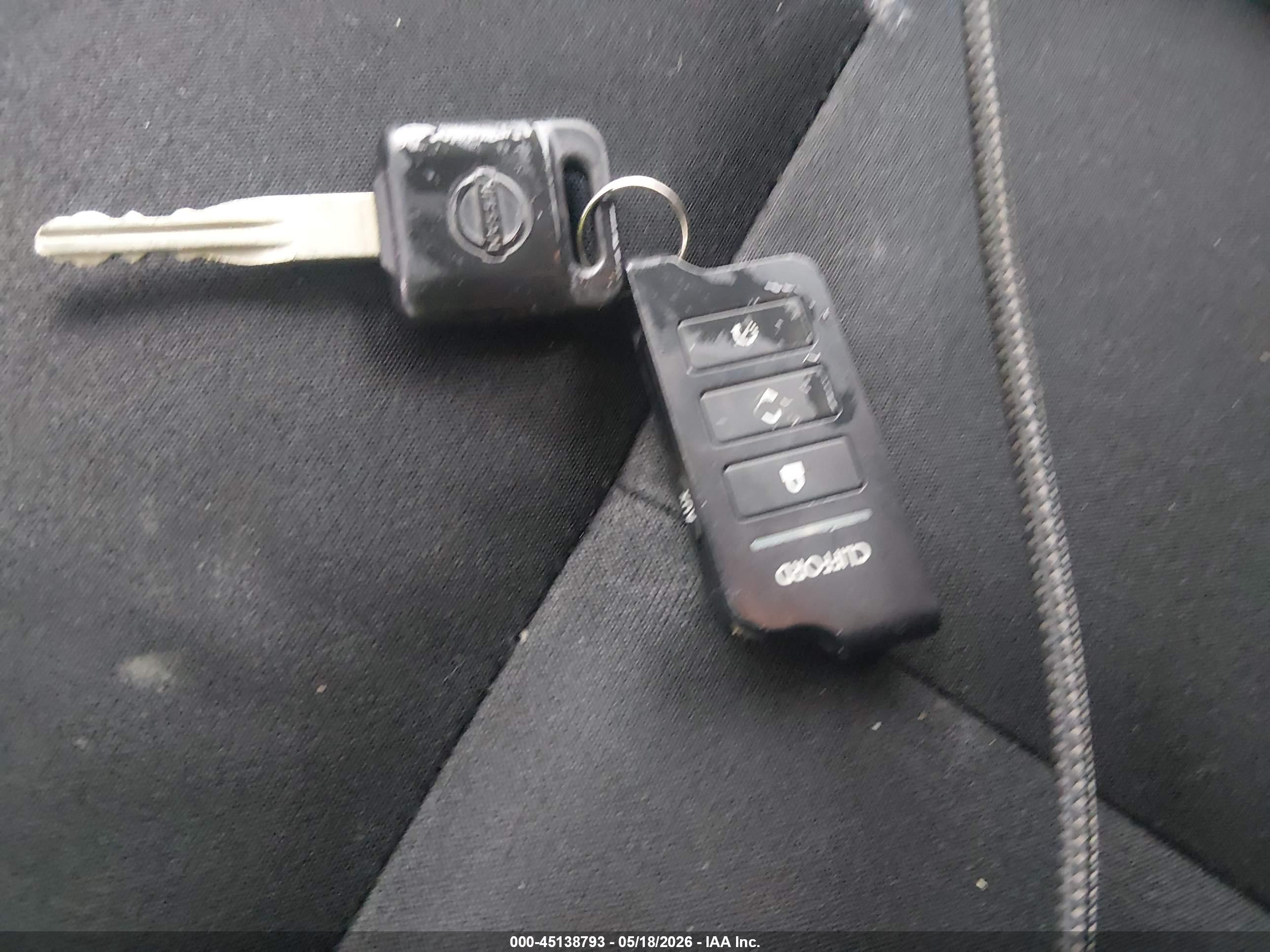 NISSAN VERSA image 11