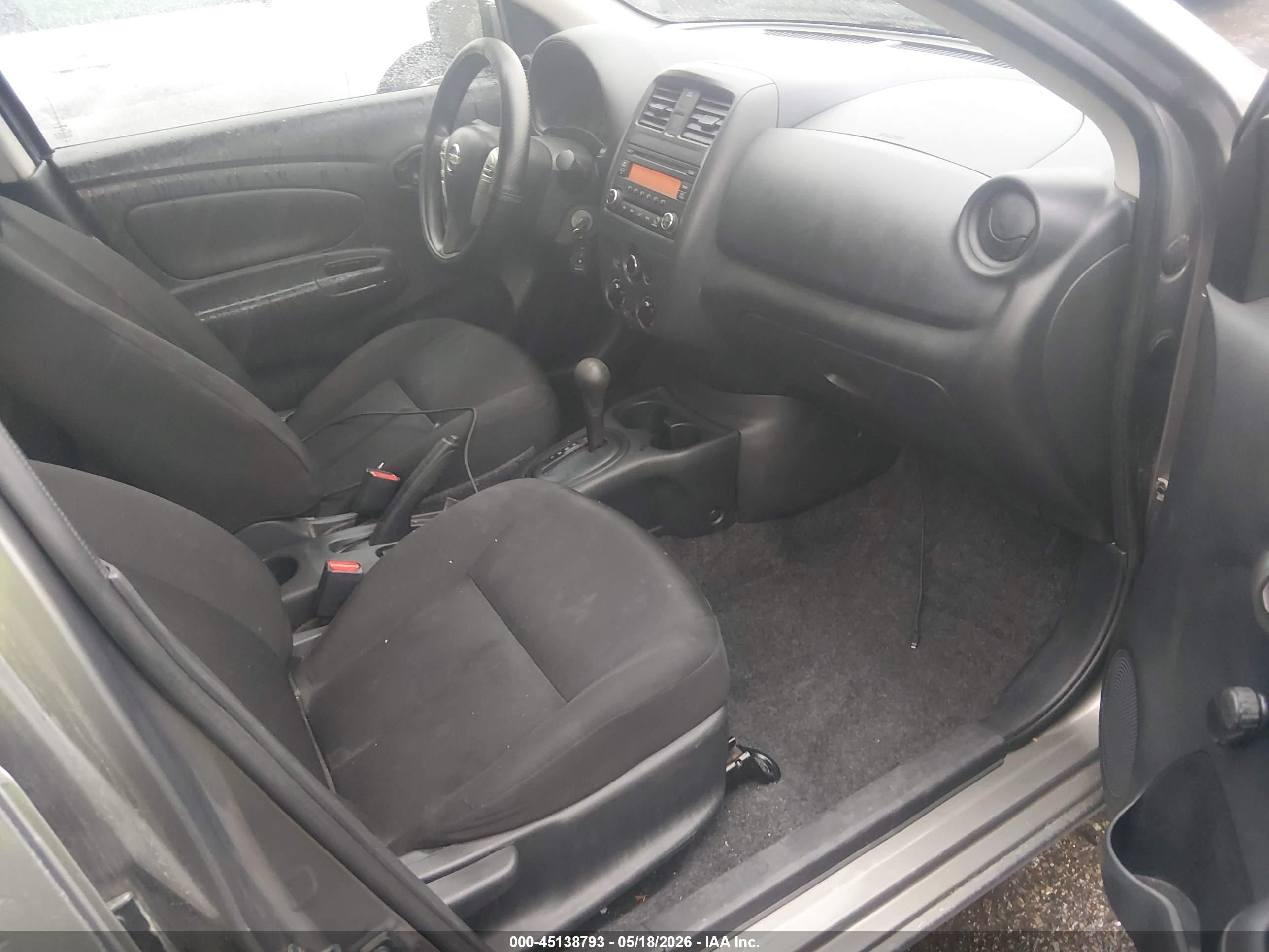 NISSAN VERSA image 5