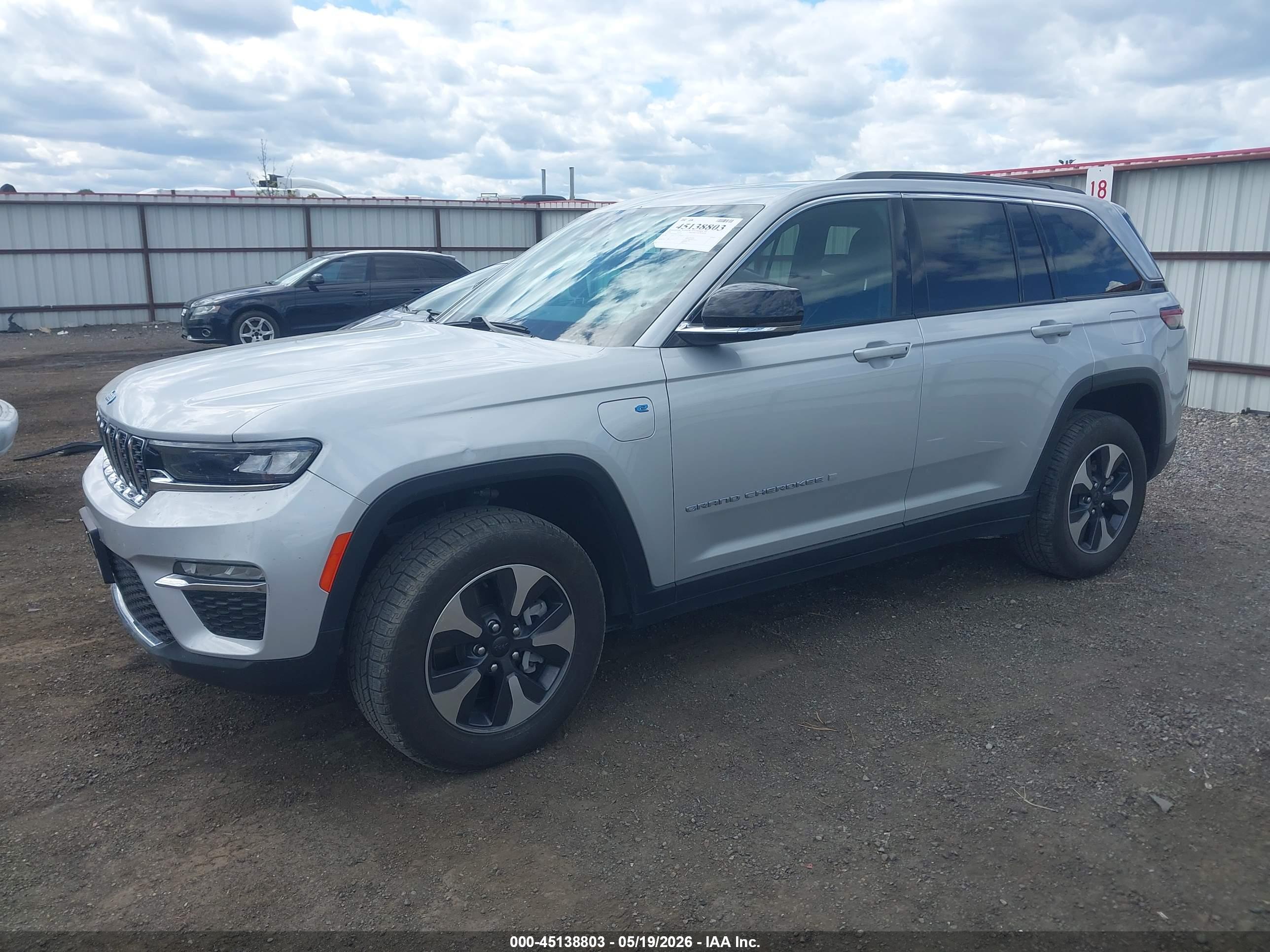 JEEP GRAND image 2