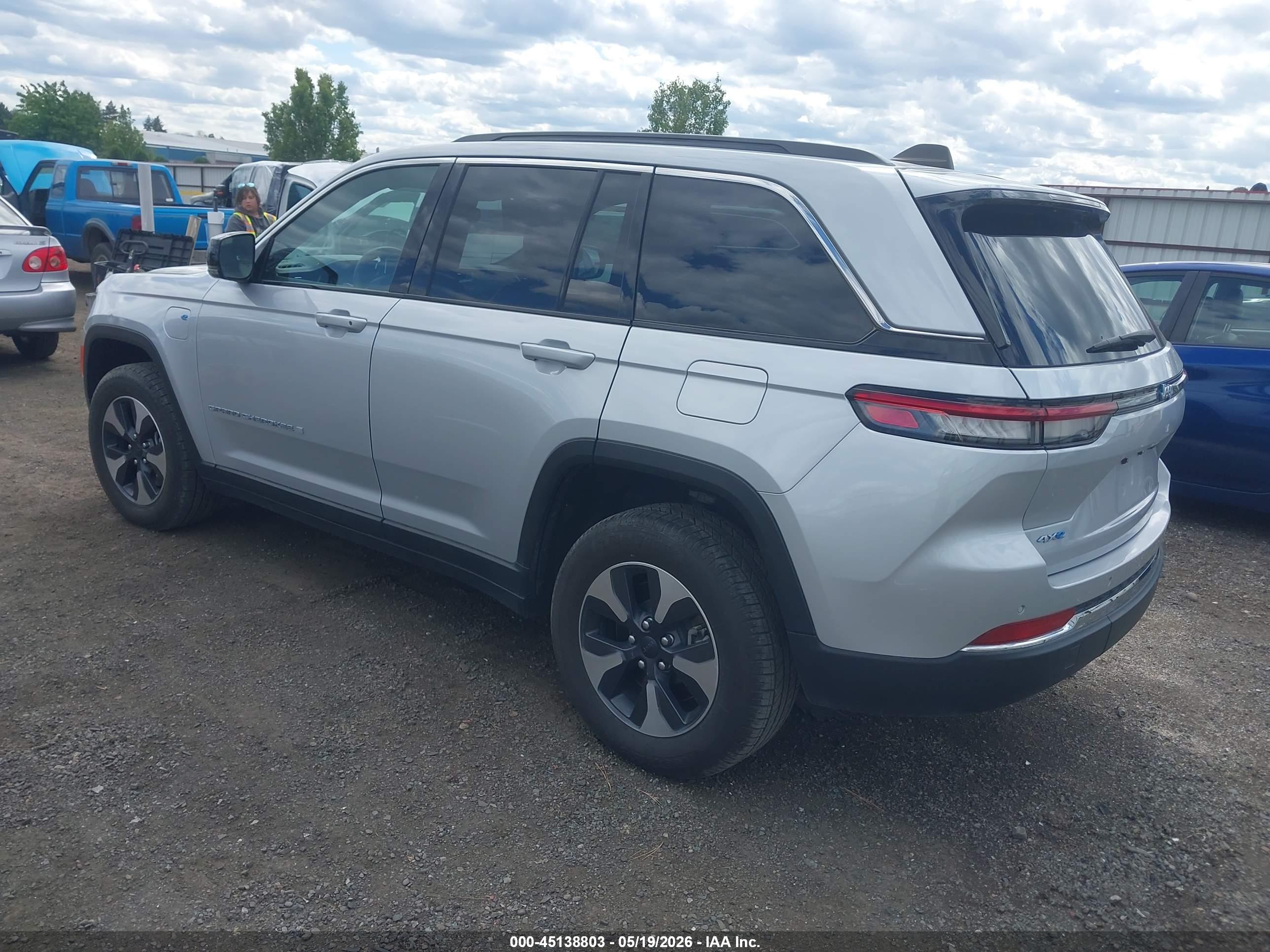 JEEP GRAND image 3