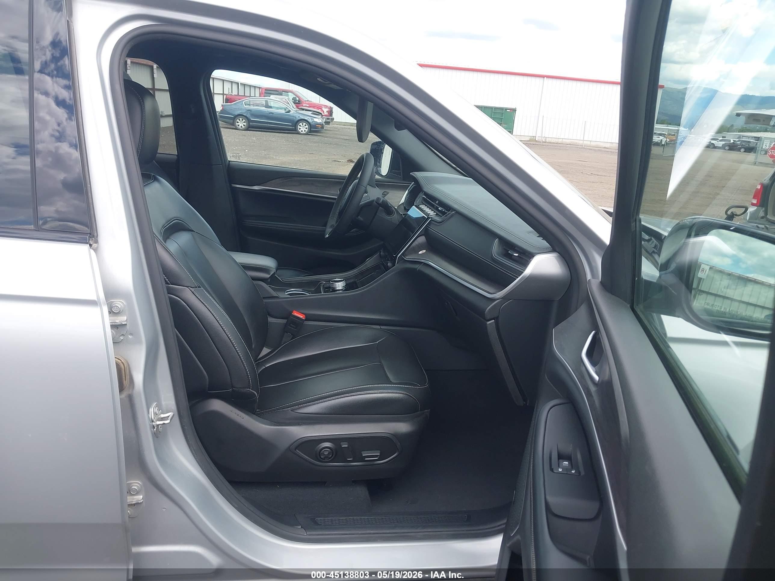 JEEP GRAND image 5