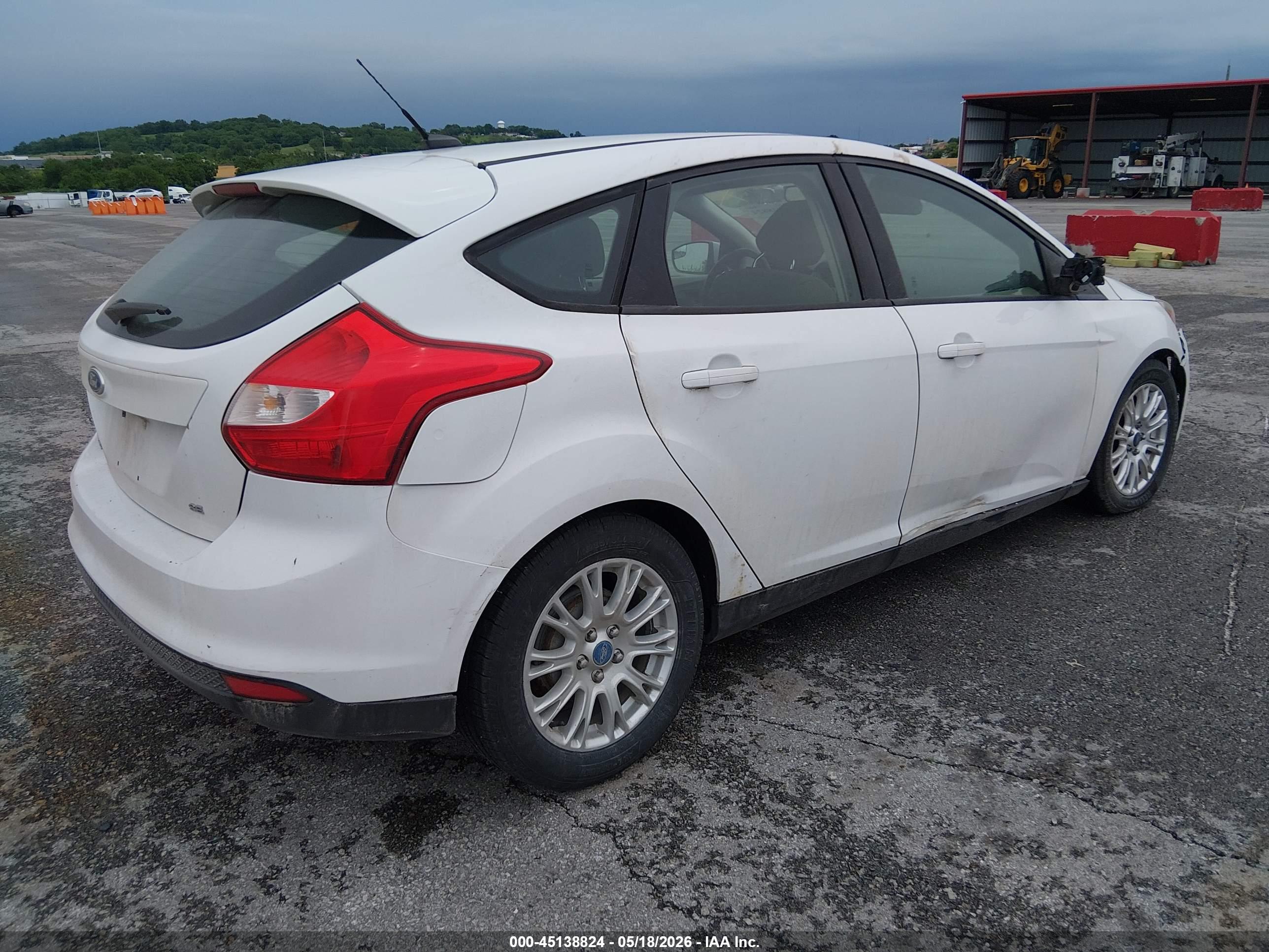 FORD FOCUS image 4