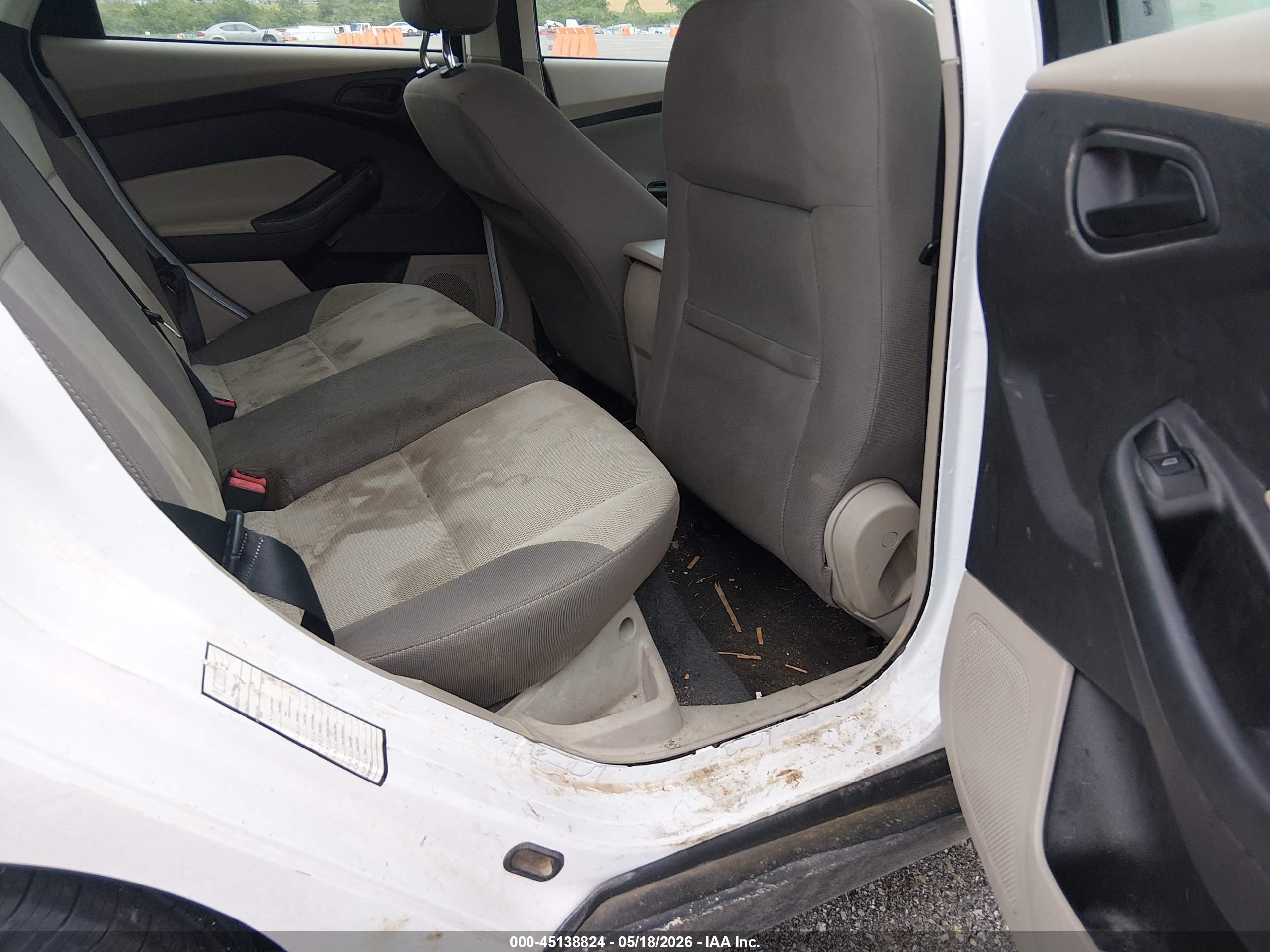 FORD FOCUS image 8
