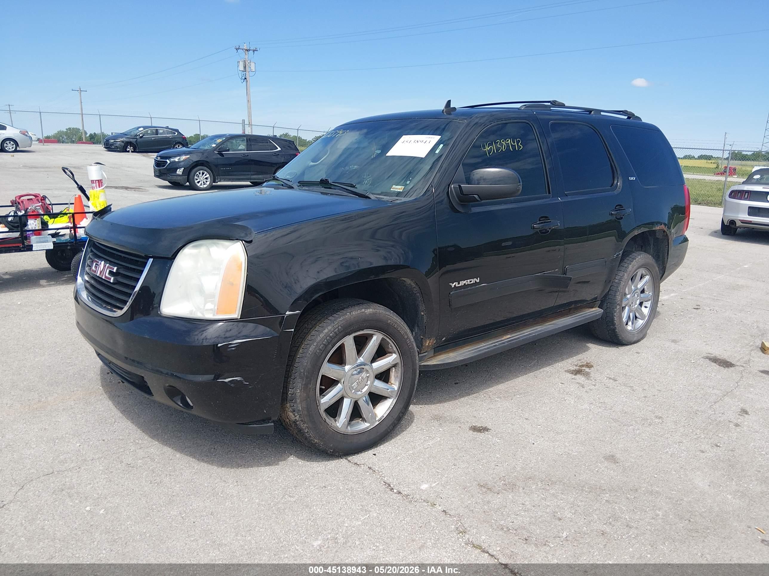 GMC YUKON image 2