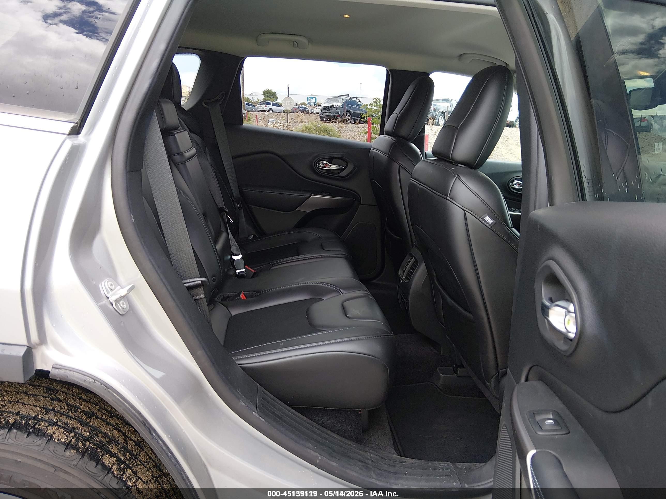 JEEP CHEROKEE image 8