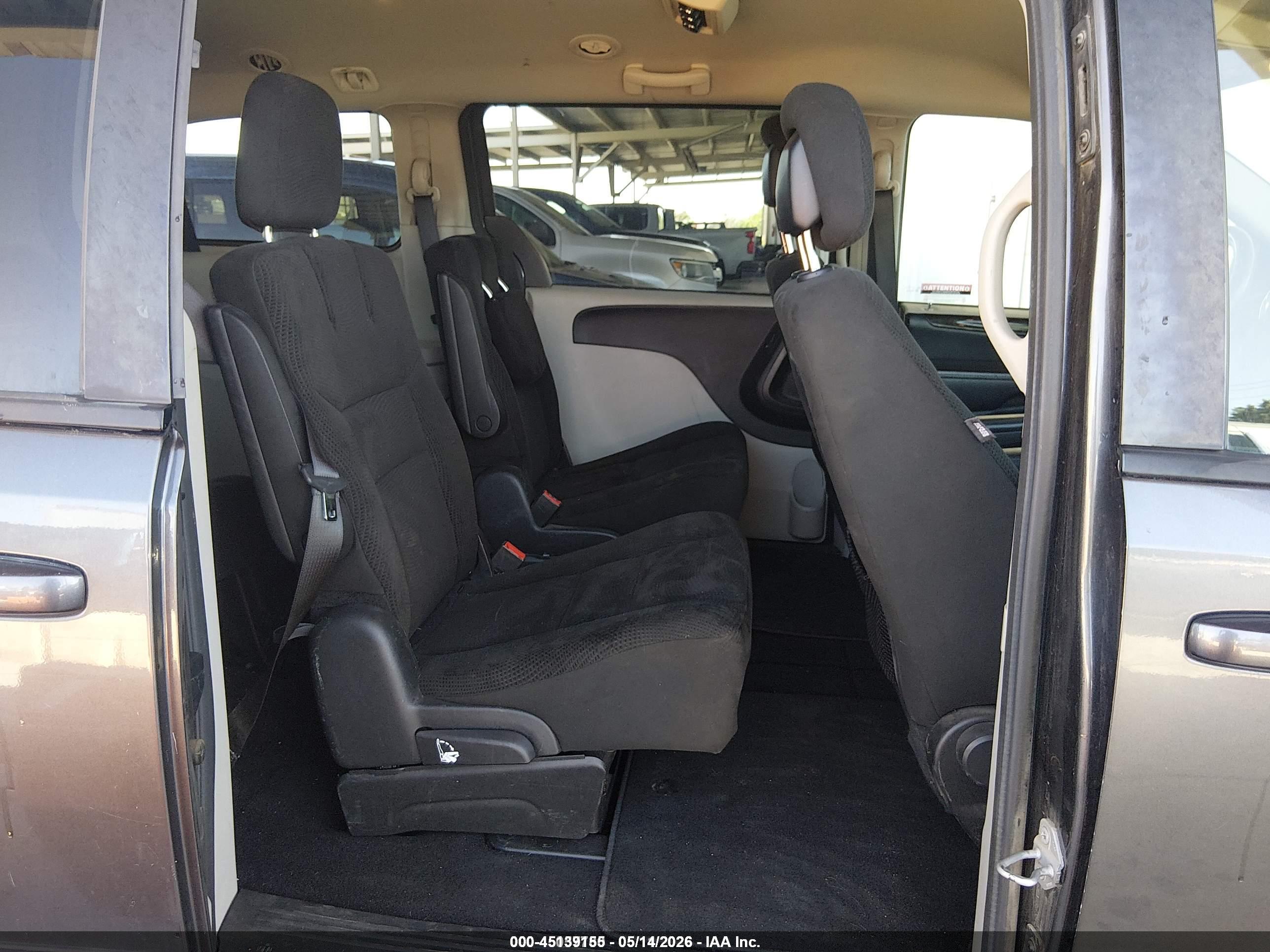 DODGE GRAND image 8