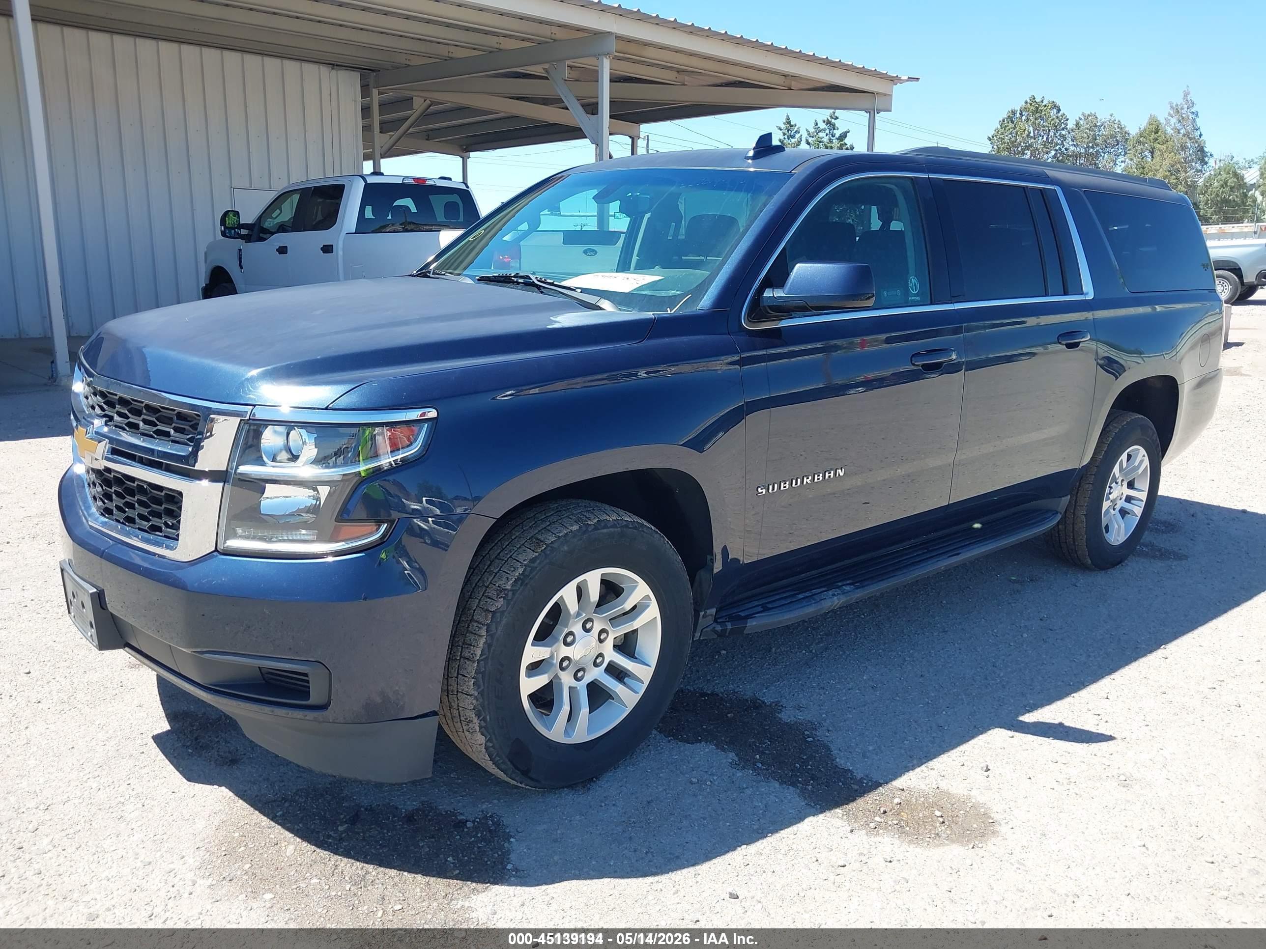 CHEVROLET SUBURBAN image 2