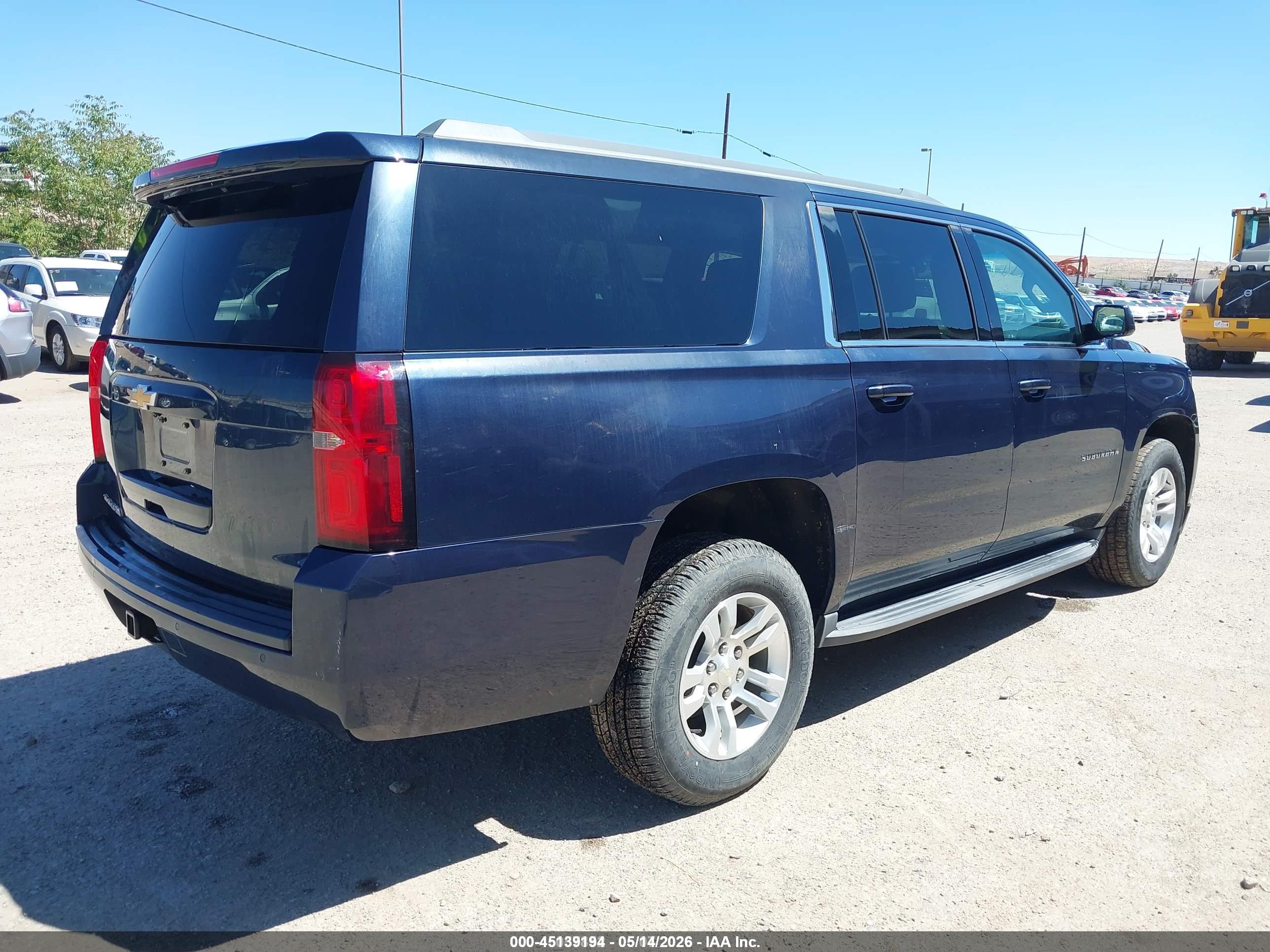 CHEVROLET SUBURBAN image 4