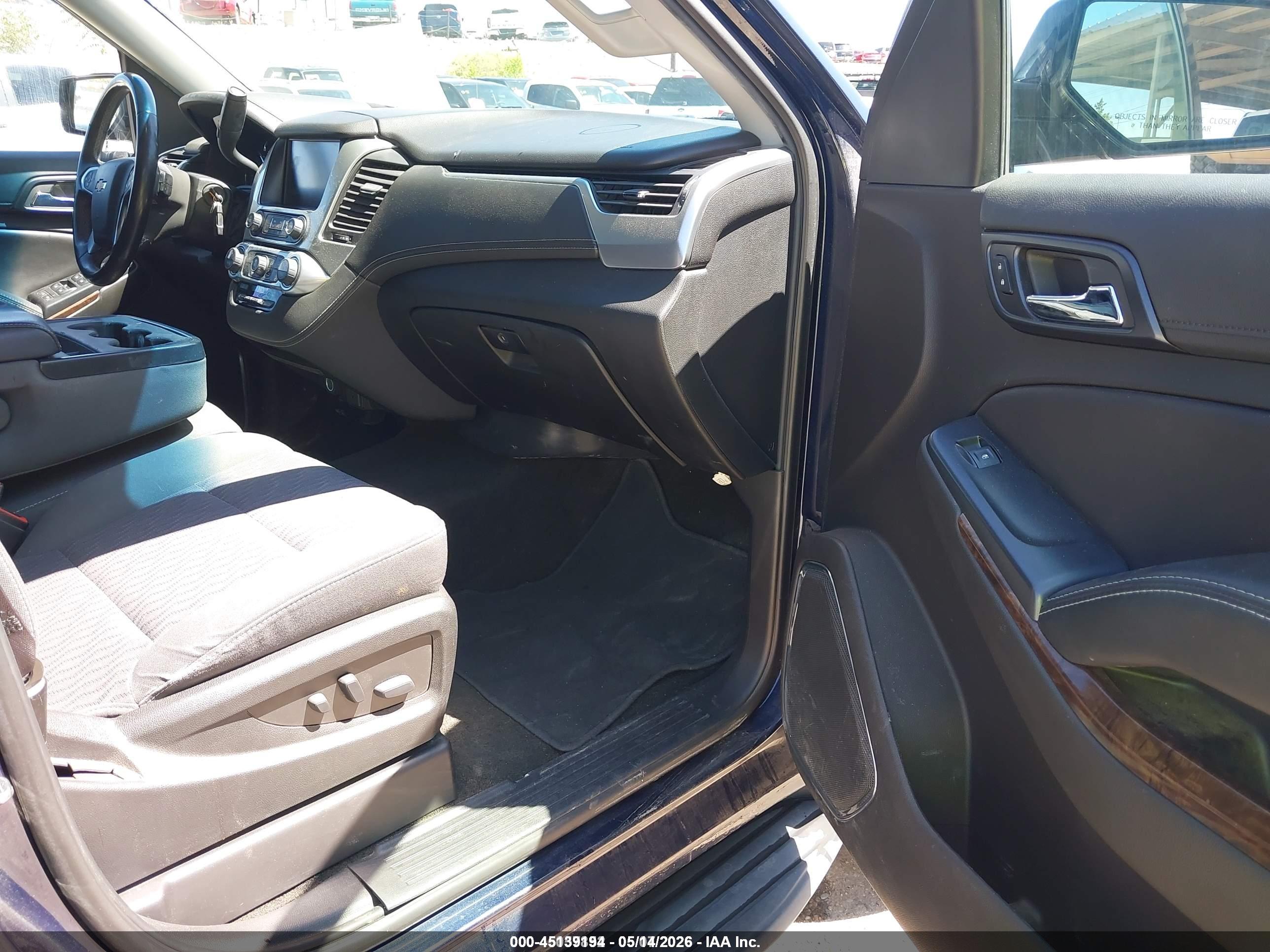 CHEVROLET SUBURBAN image 5