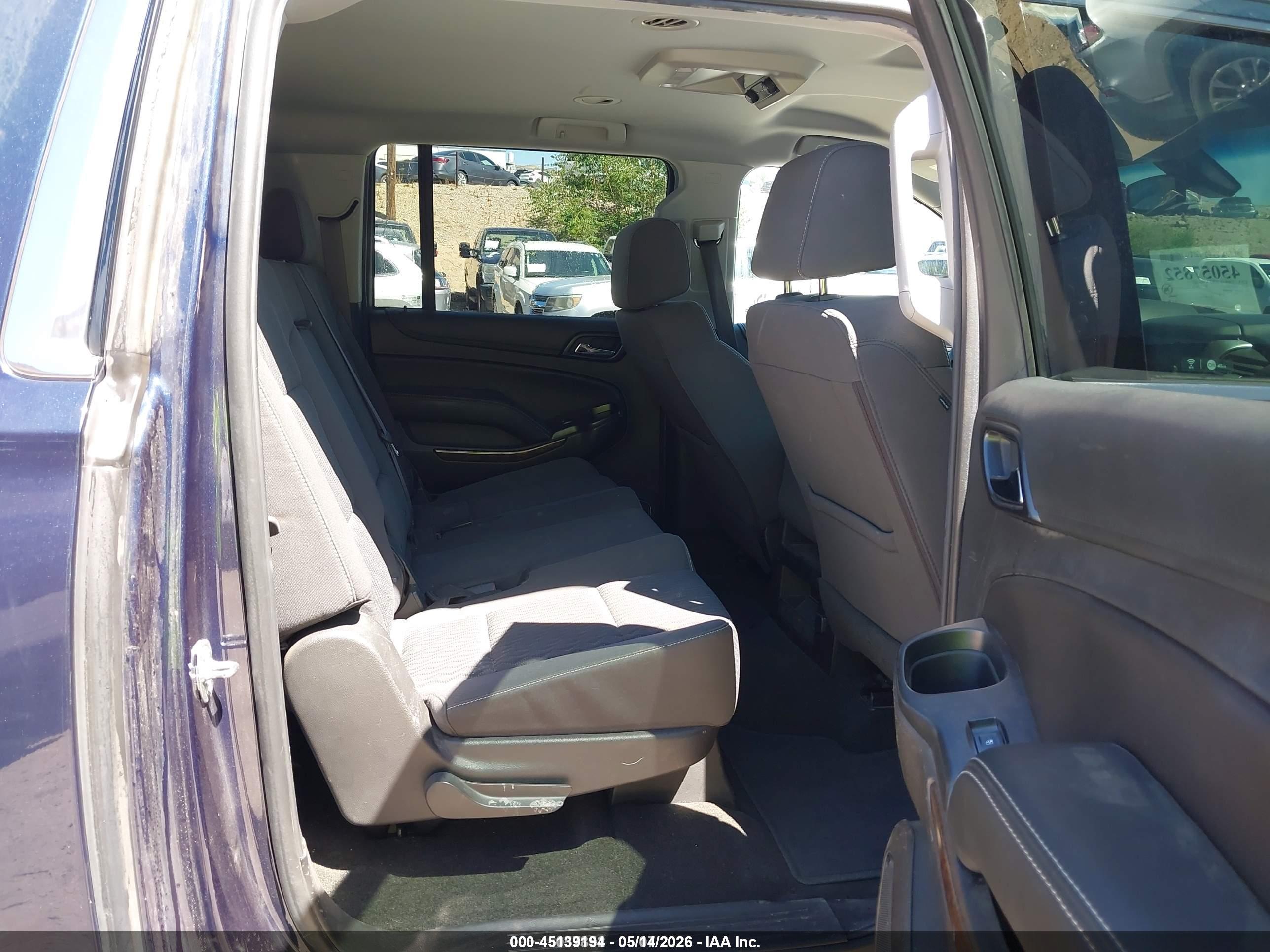 CHEVROLET SUBURBAN image 8
