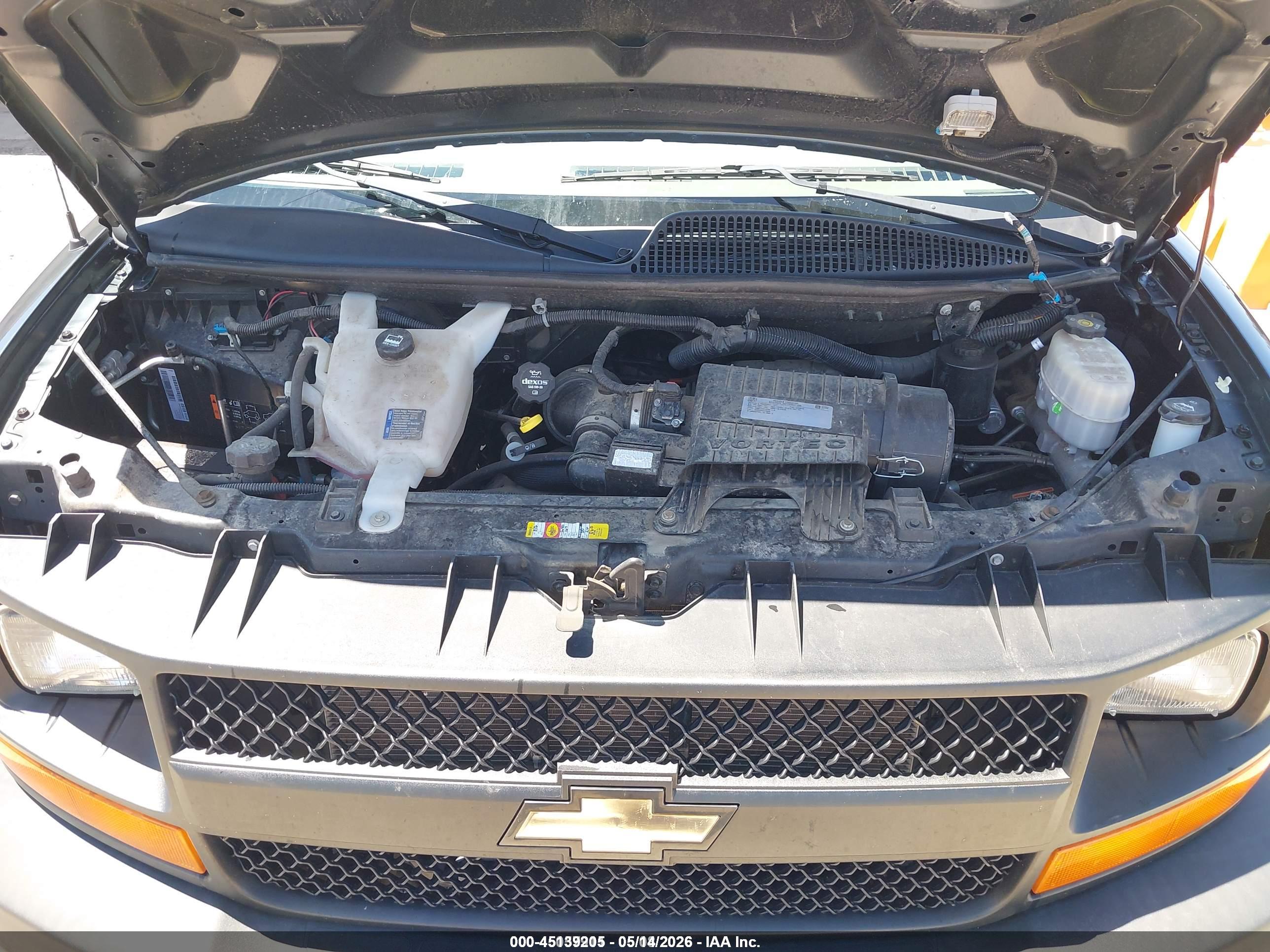CHEVROLET EXPRESS image 10